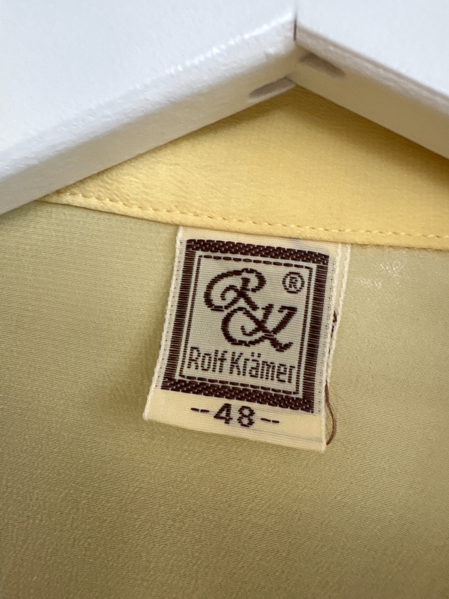 Cămașa vintage din mătase naturală butter yellow în croi drapat