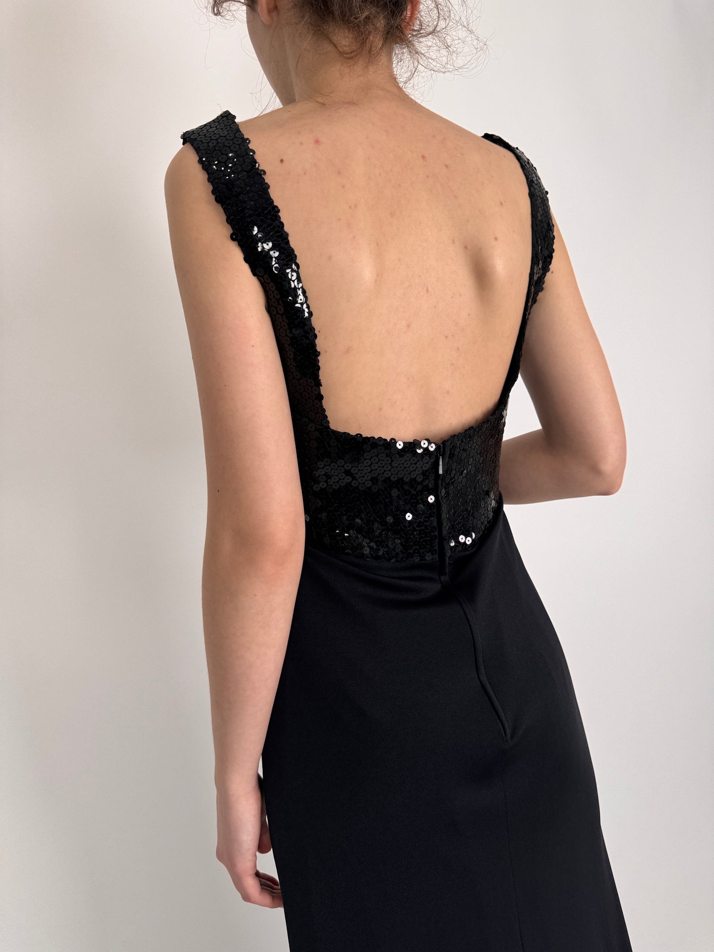 LBD vintage maxi cu talie ultra înaltă și aplicații din paiete negre