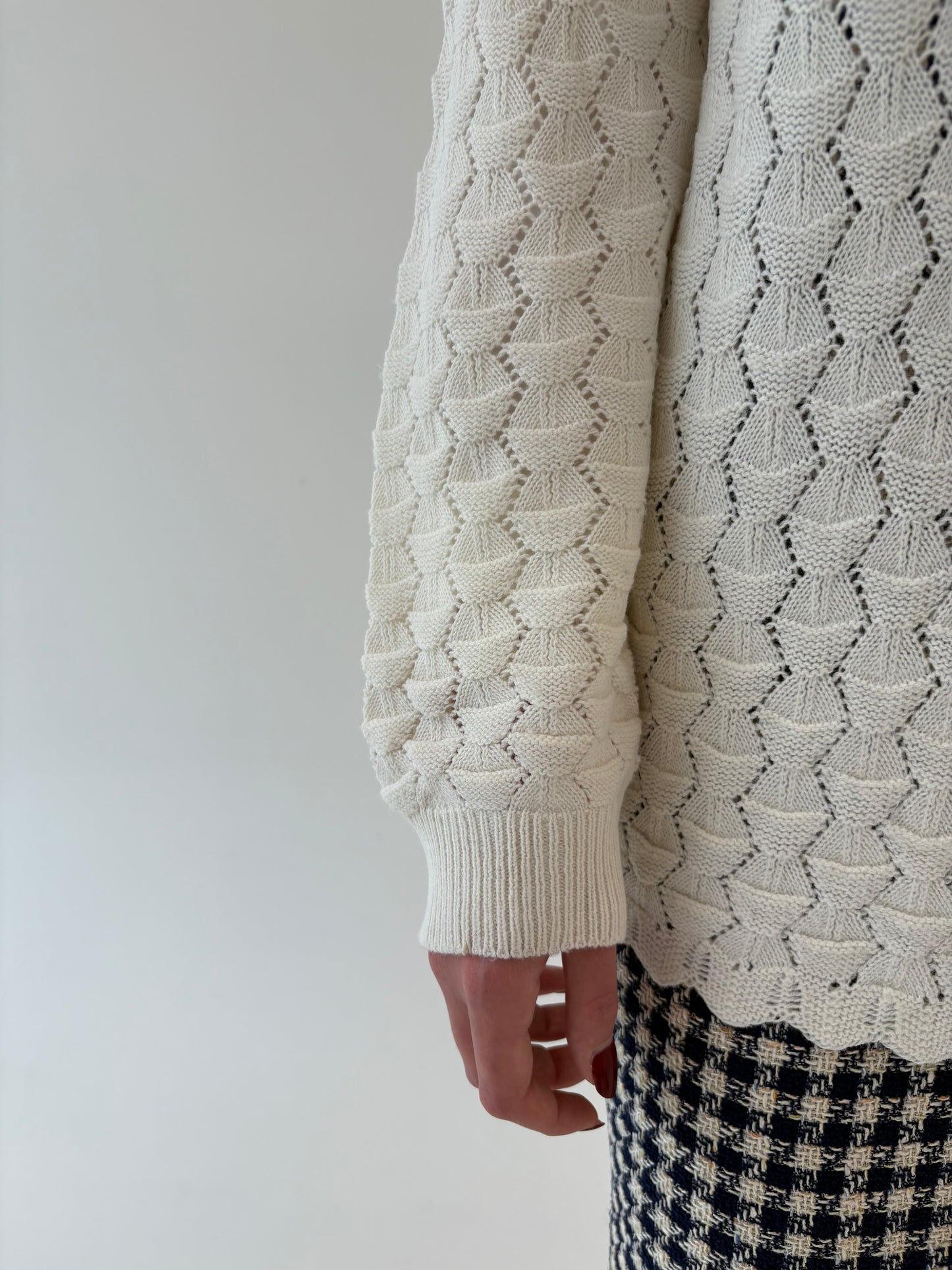 Cardigan vintage butter white lucrat manual dantelat din mix de lana extrafina