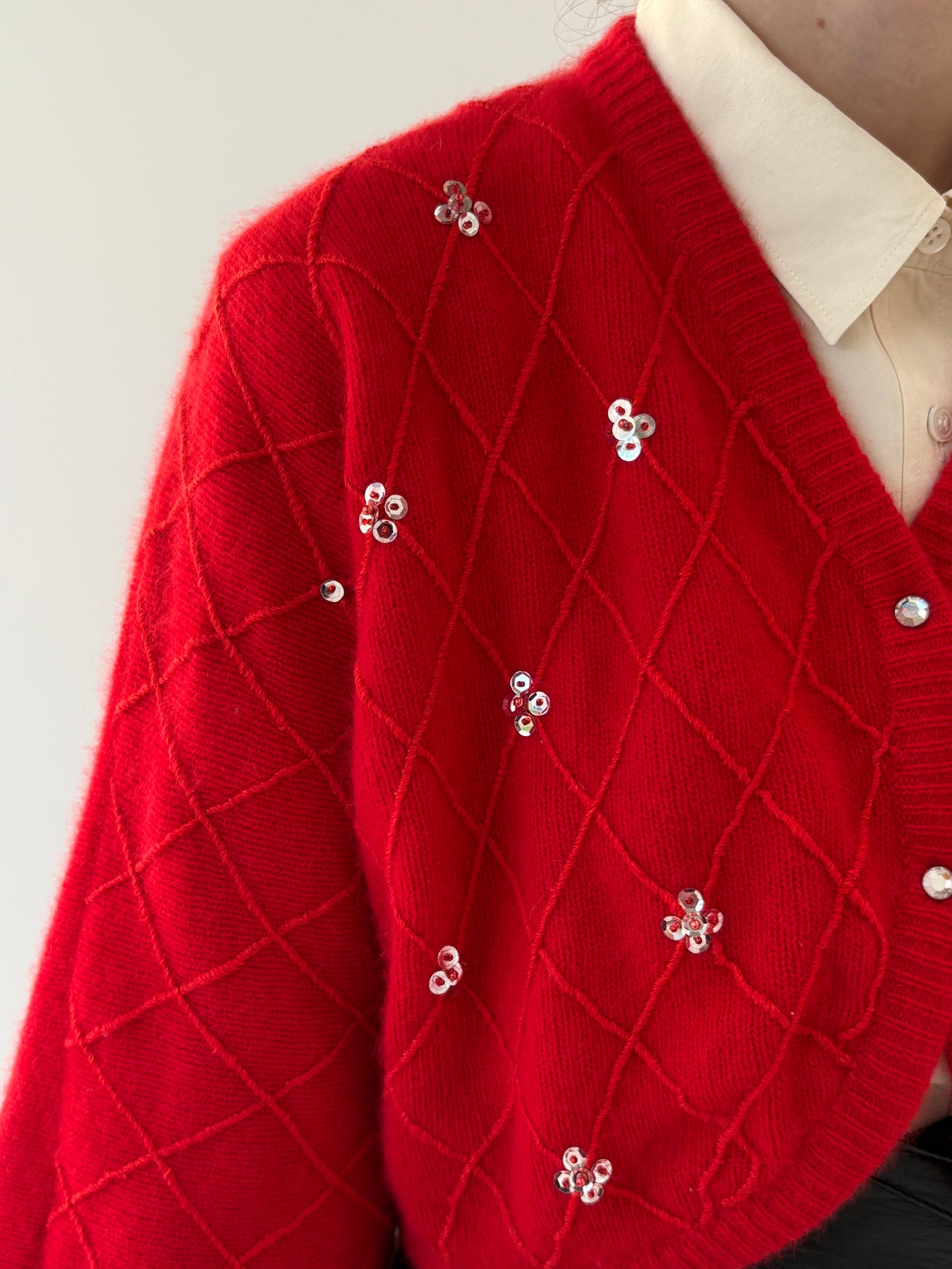 Cardigan vintage bijuterie gros cu aplicații manuale din lana cu Angora
