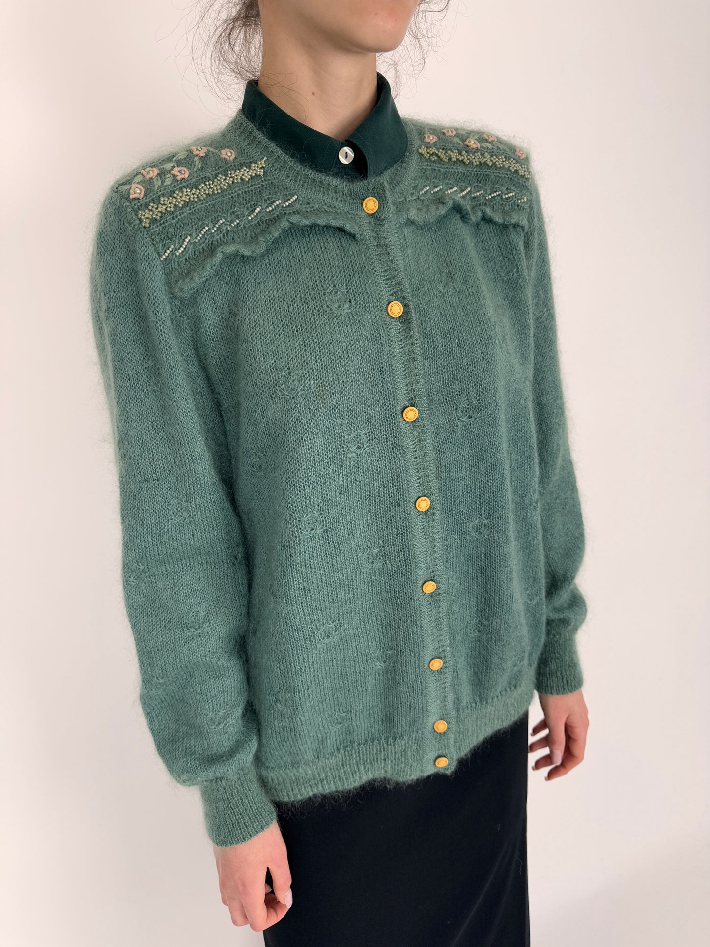 Cardigan italian bijuterie lucrat manual din baby mohair