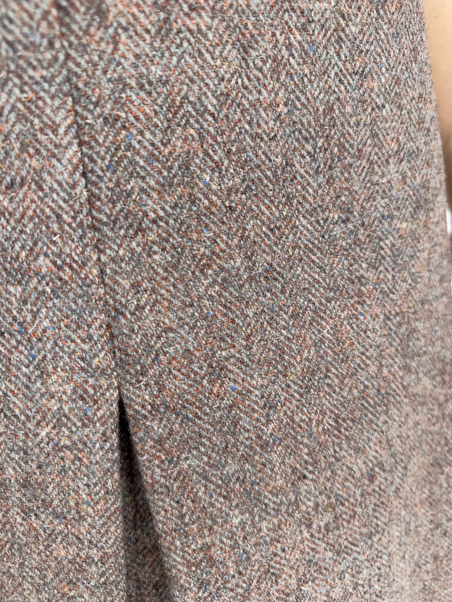 Fustă din tweed de lana în culori neutre cu curea proprie