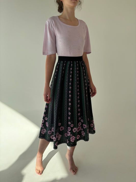 Fustă vintage neagră cu prin floral lavandă și talie ultra înaltă elastică