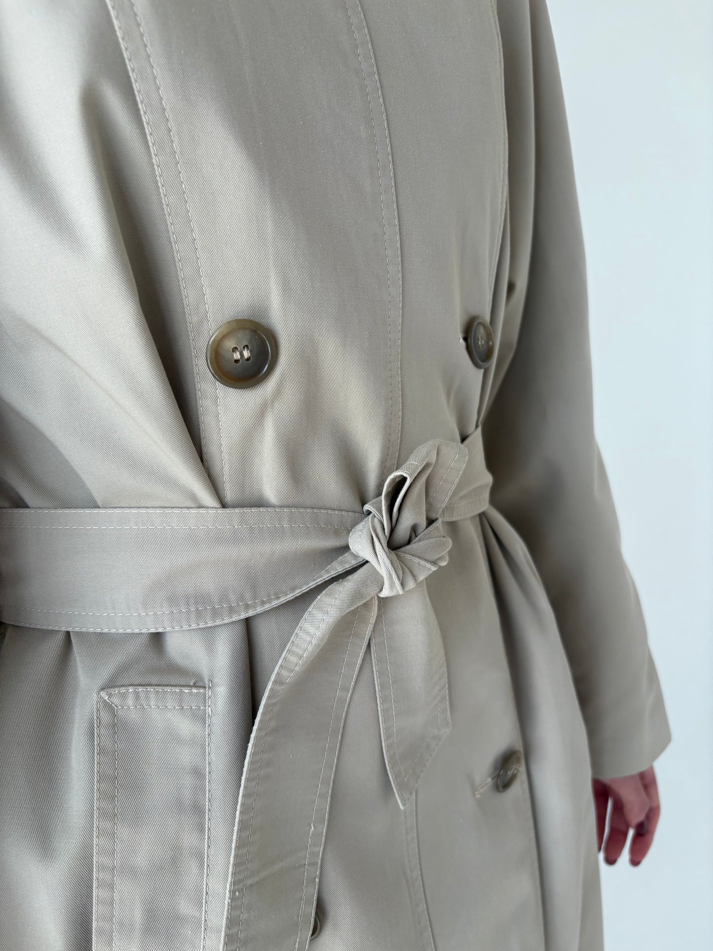 Trench vintage nude impermeabil cu talie marcată reglabilă