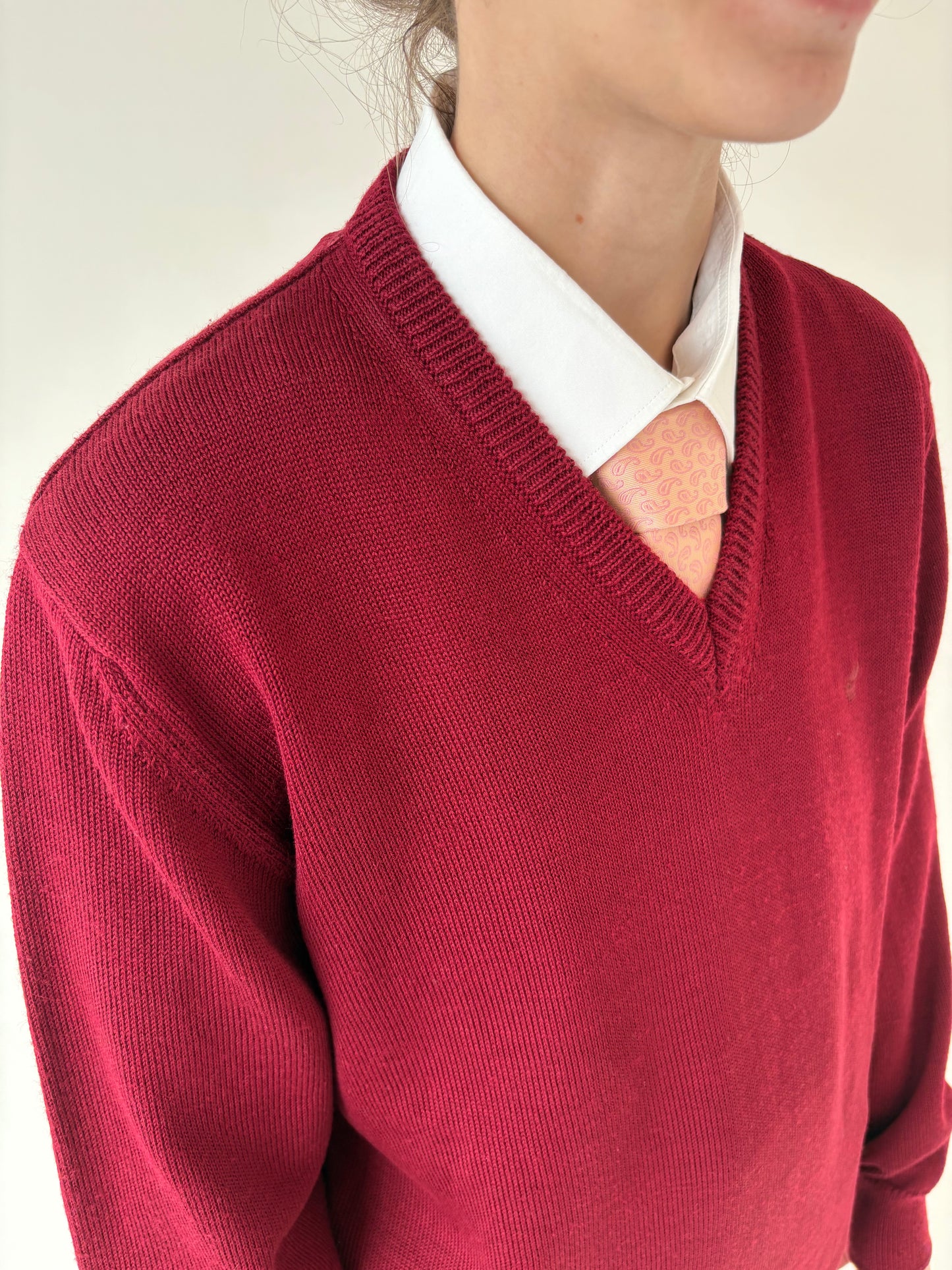 Pulover burgundy în anchior și croi lejer din lana extrafina de gramaj mare