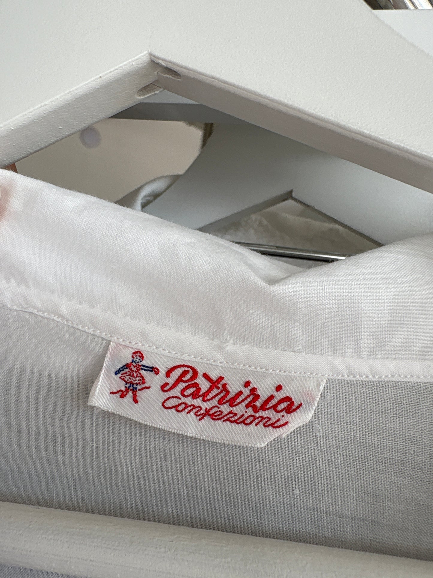 Rochie vintage italiană bijuterie din panzica extrafina de in cu broderie manuală