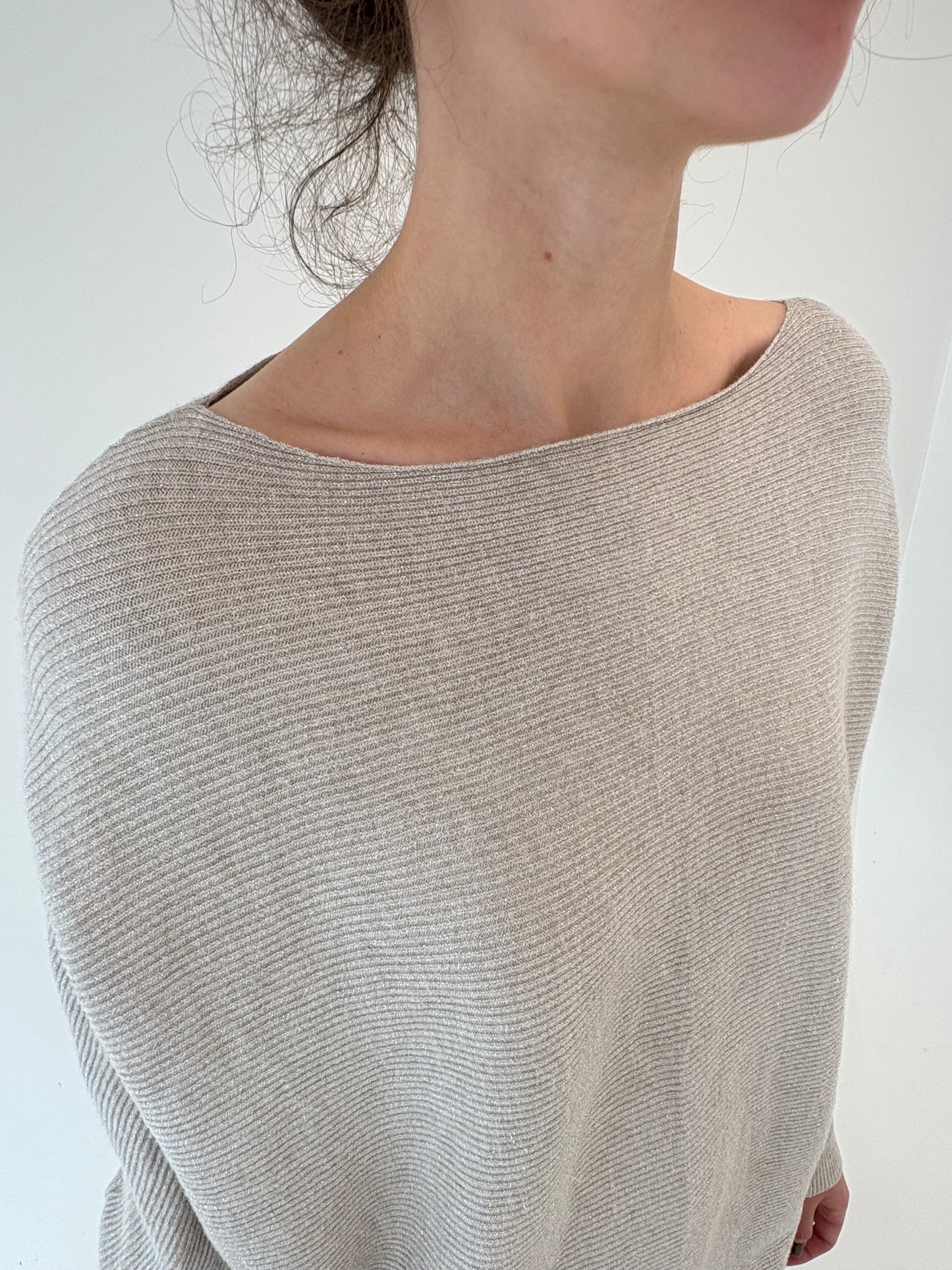 Pulover italian cu mânecă fluture din mix de lana extrafina silver gray