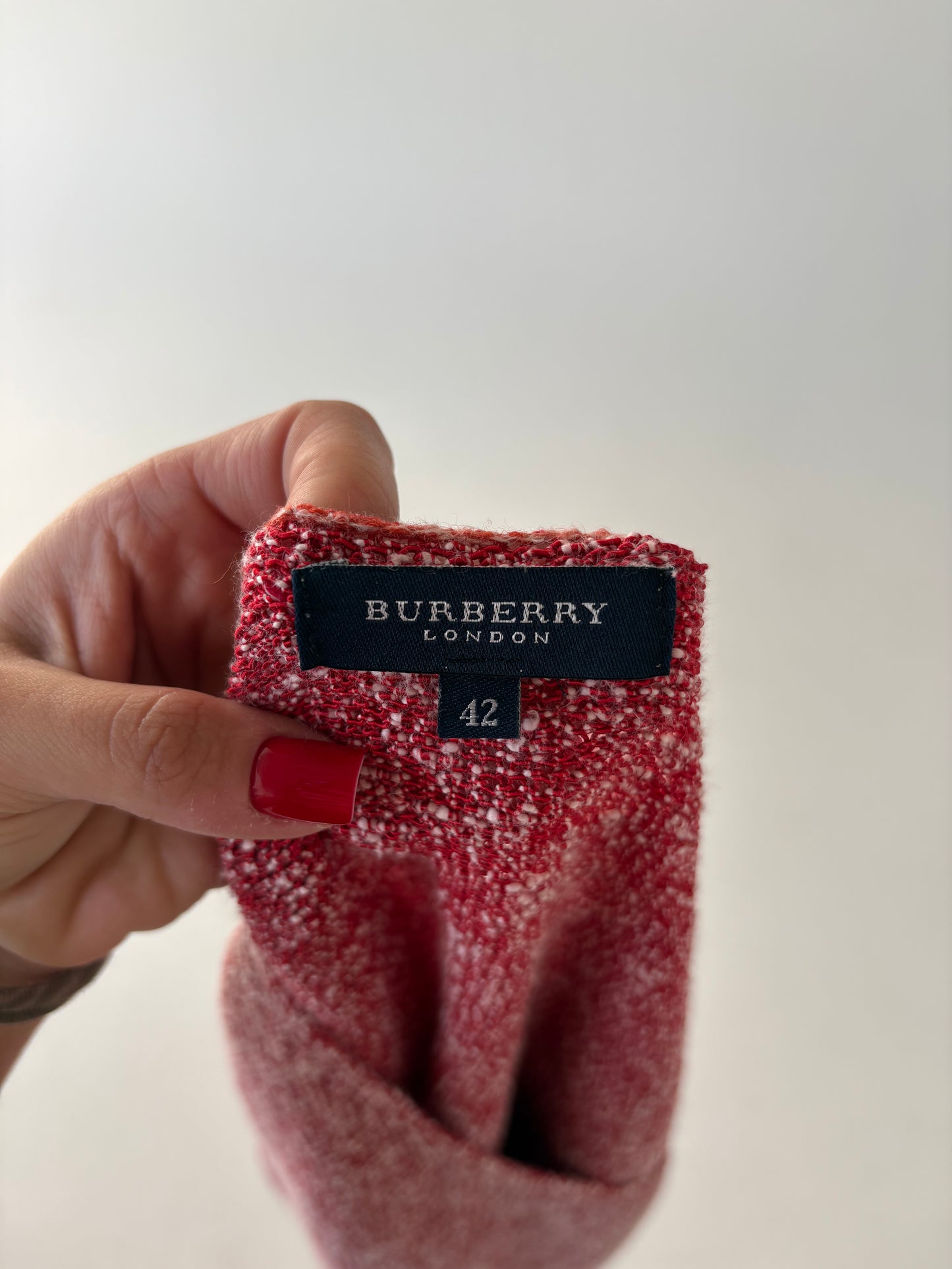 Pulover vintage Burberry camel cu cherry red