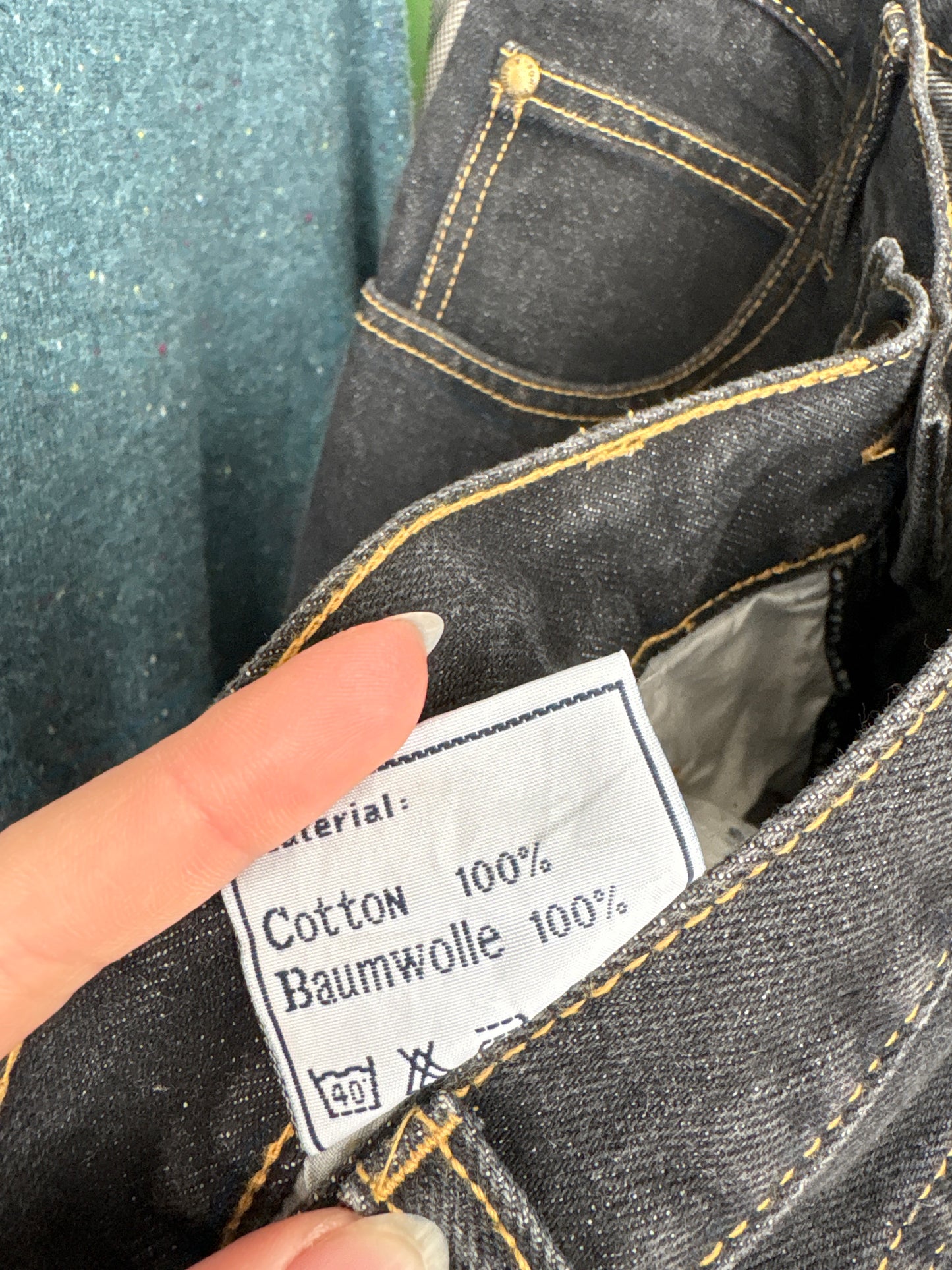 Jeans vintage tall din bumbac dark wash in croi super revenit în trend