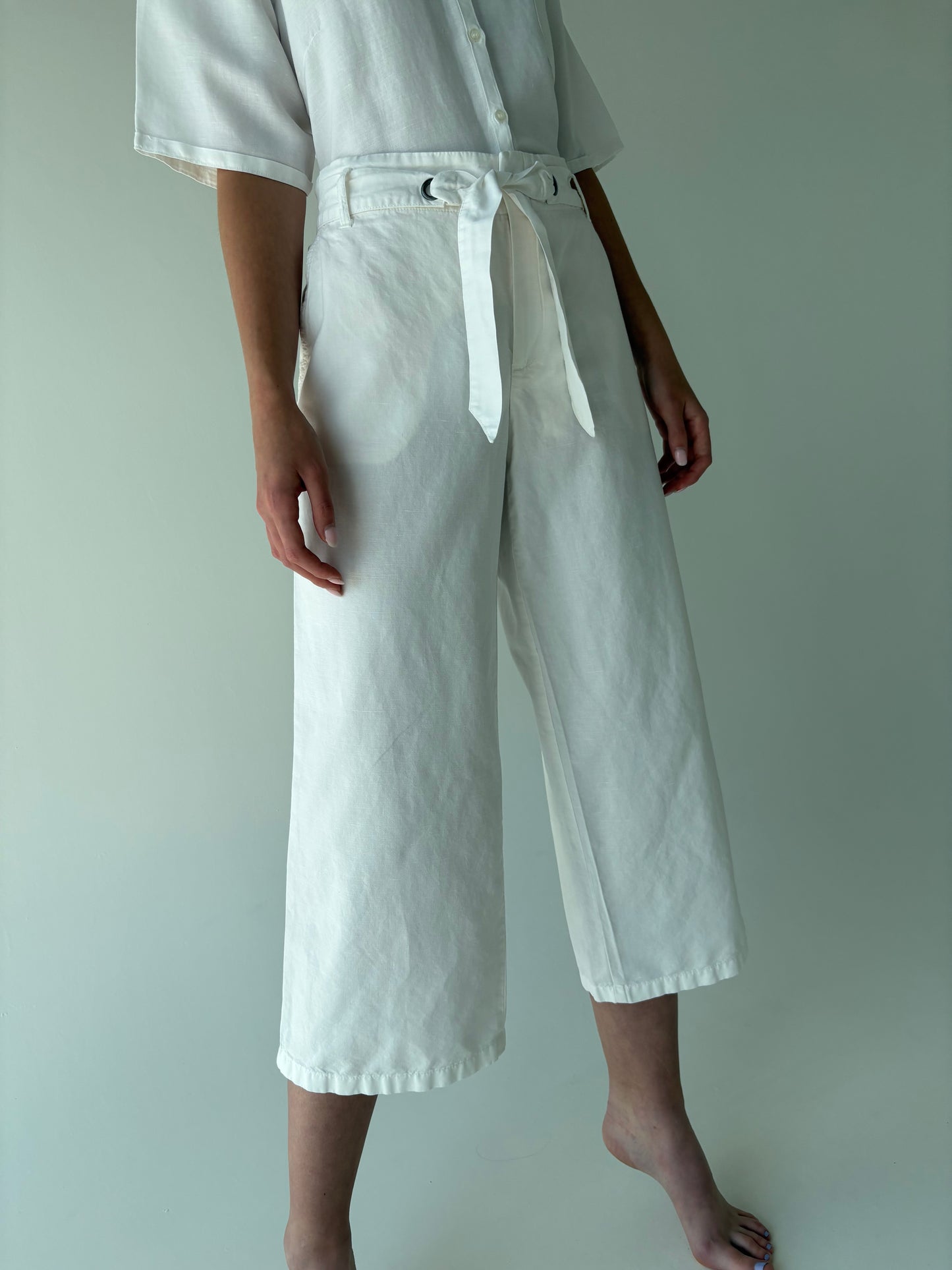 Culottes din pânză ușor structurată cu un touch strech și influențe sport