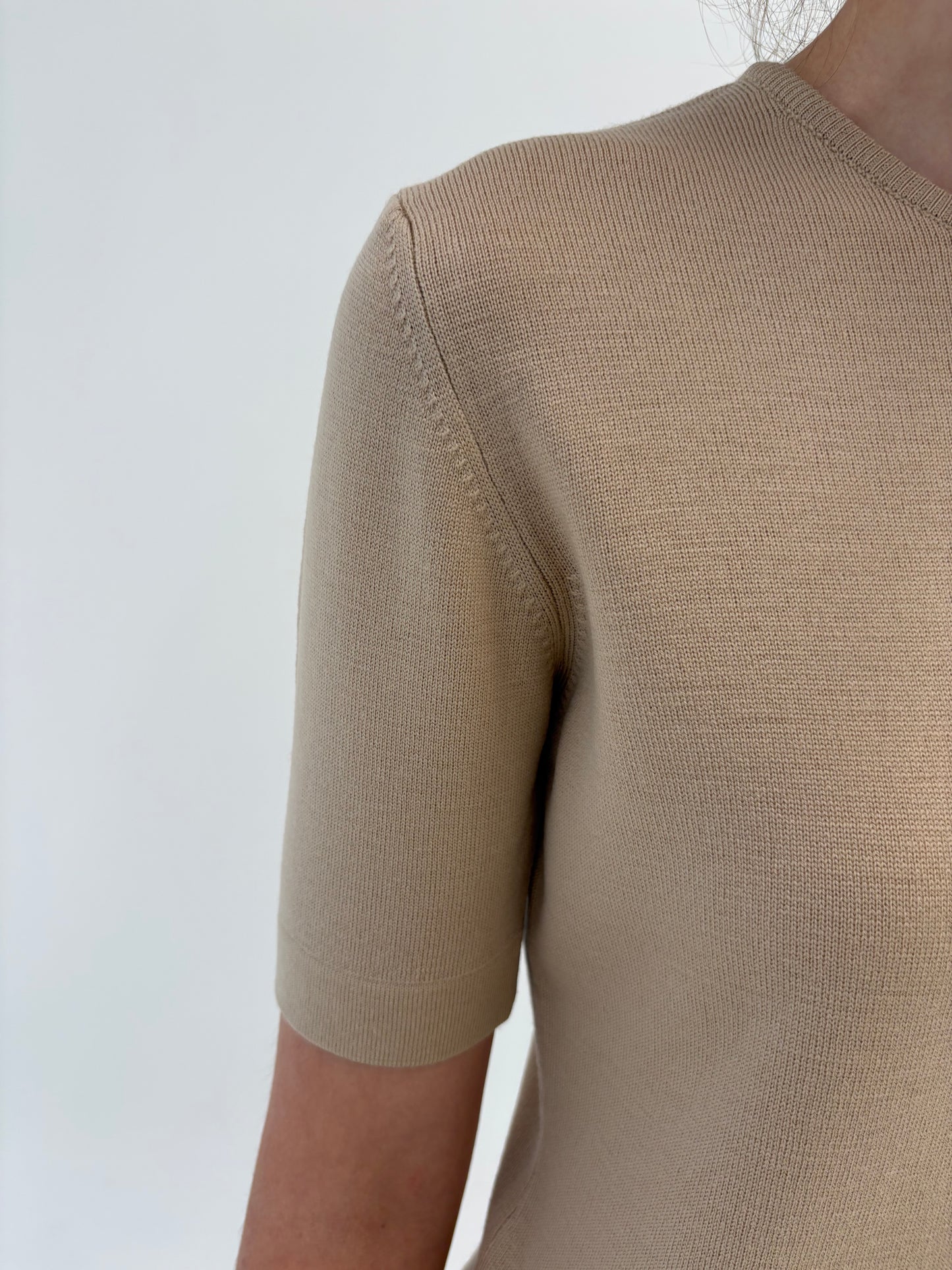 Top light camel din lana merino extrafina de gramaj mare