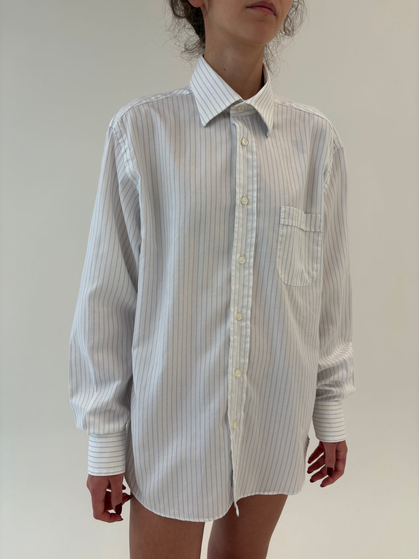 Cămașa italiană luxury din poplin excepțional texturat și dungi fine verticale