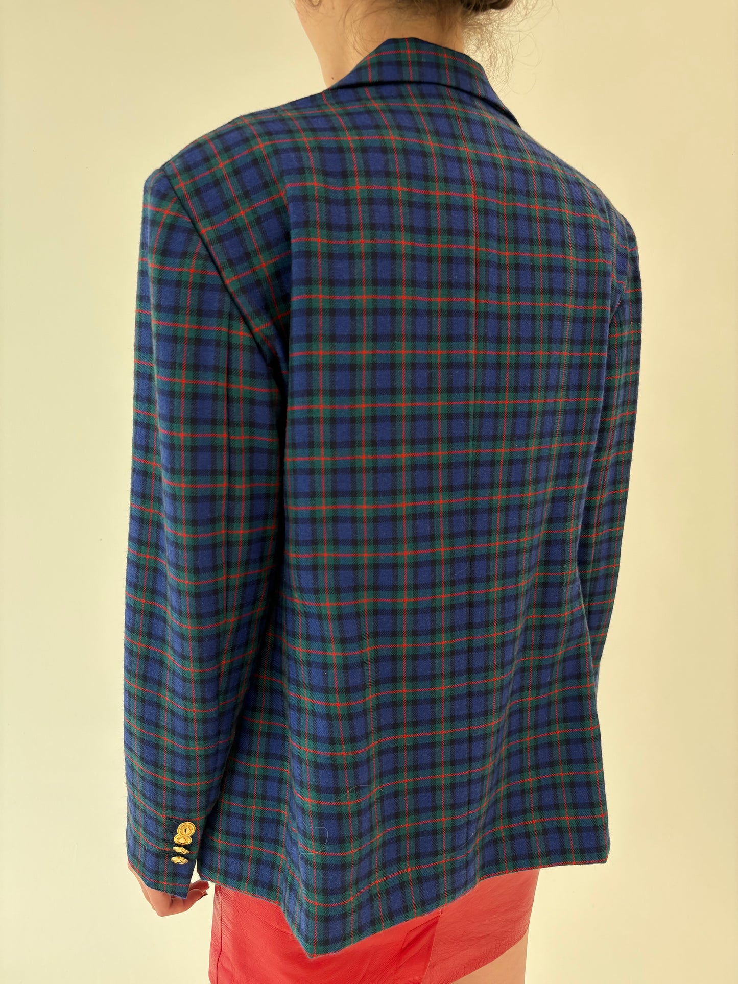Sacou din Tartan de lana cu închidere dublă și nasturi aurii
