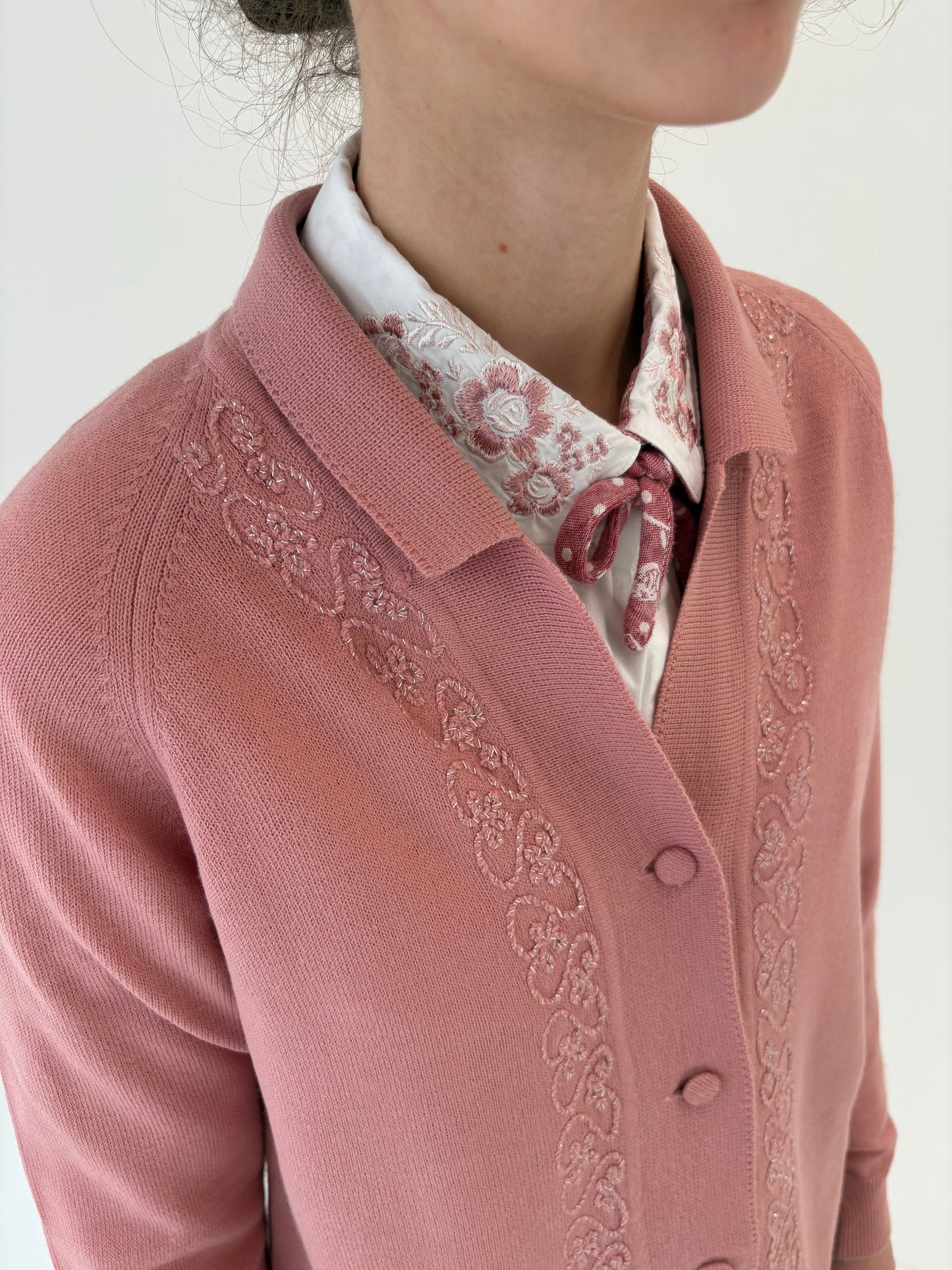 Cardigan powder Pink in stil sacou cu broderie din lana extrafina