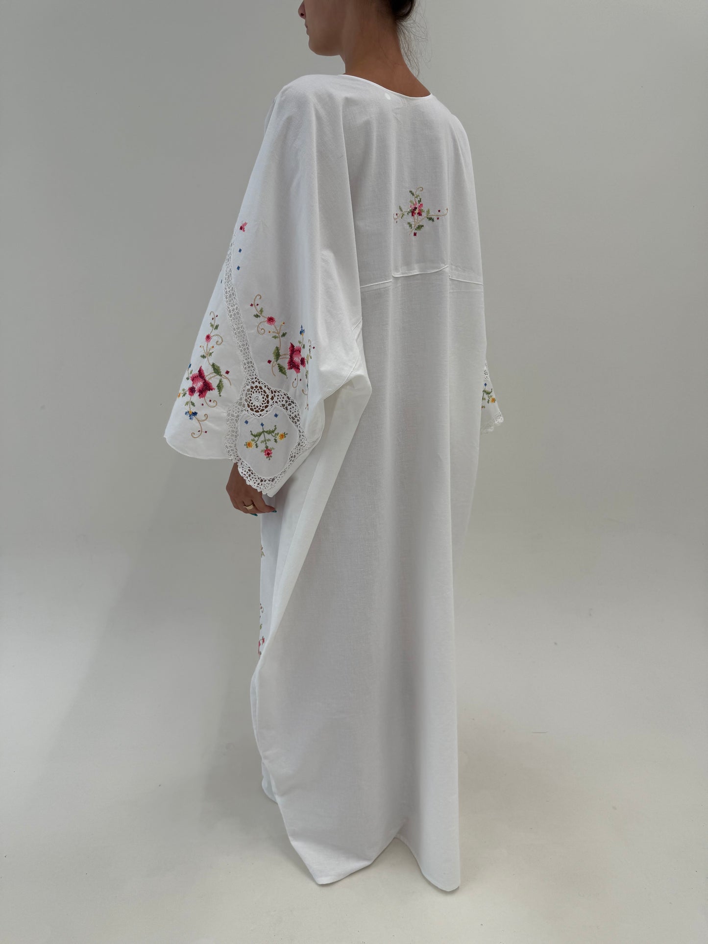 Kaftan tall bijuterie cu broderie manuală excepțională colorată și macrame lucrat manual