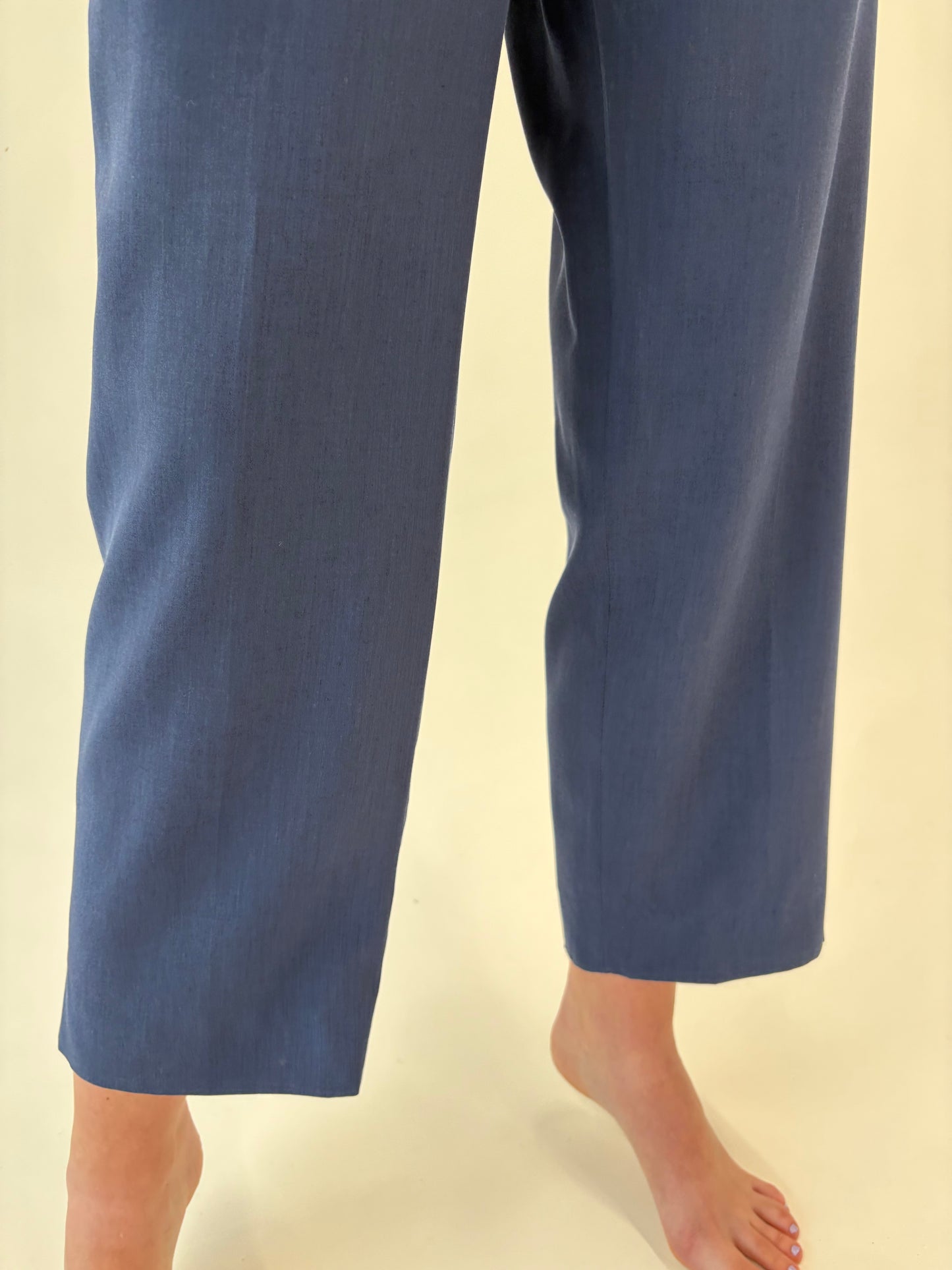 Pantaloni Navy cu talie ultra înaltă și pense din stofita