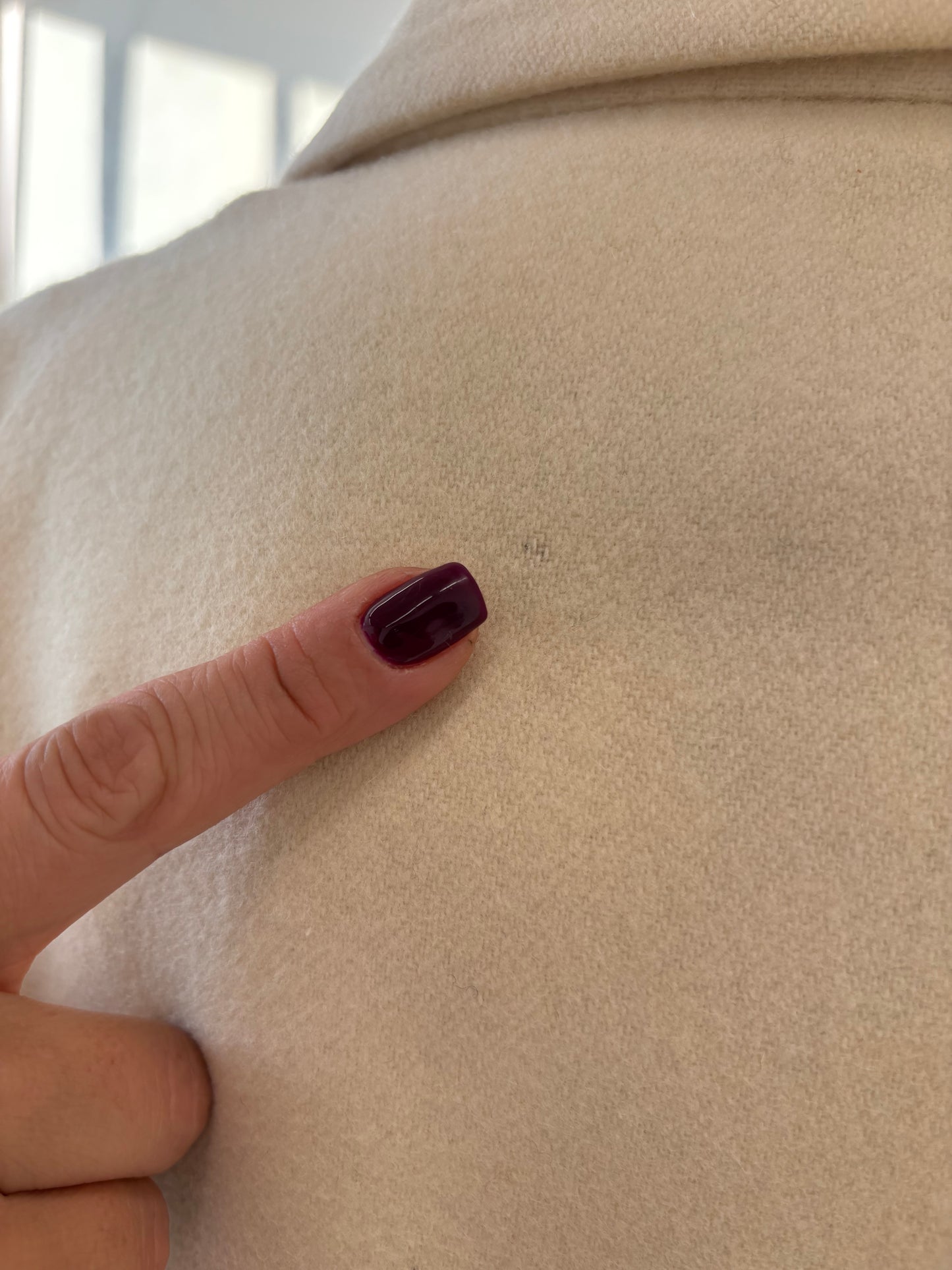 Palton butter white în croi retro modern din lana extrafina