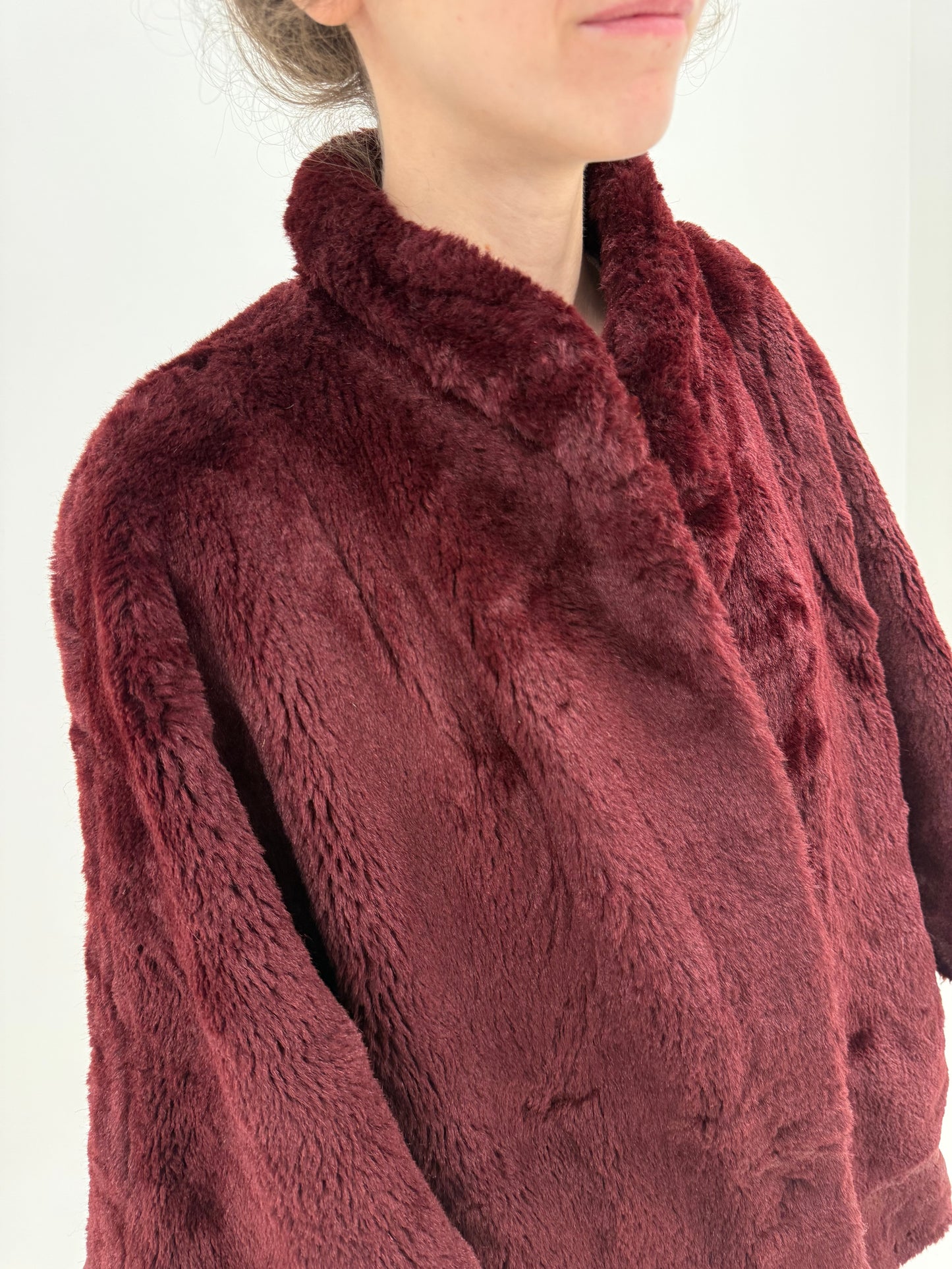 Capa burgundy tip Teddy coat în croi amplu