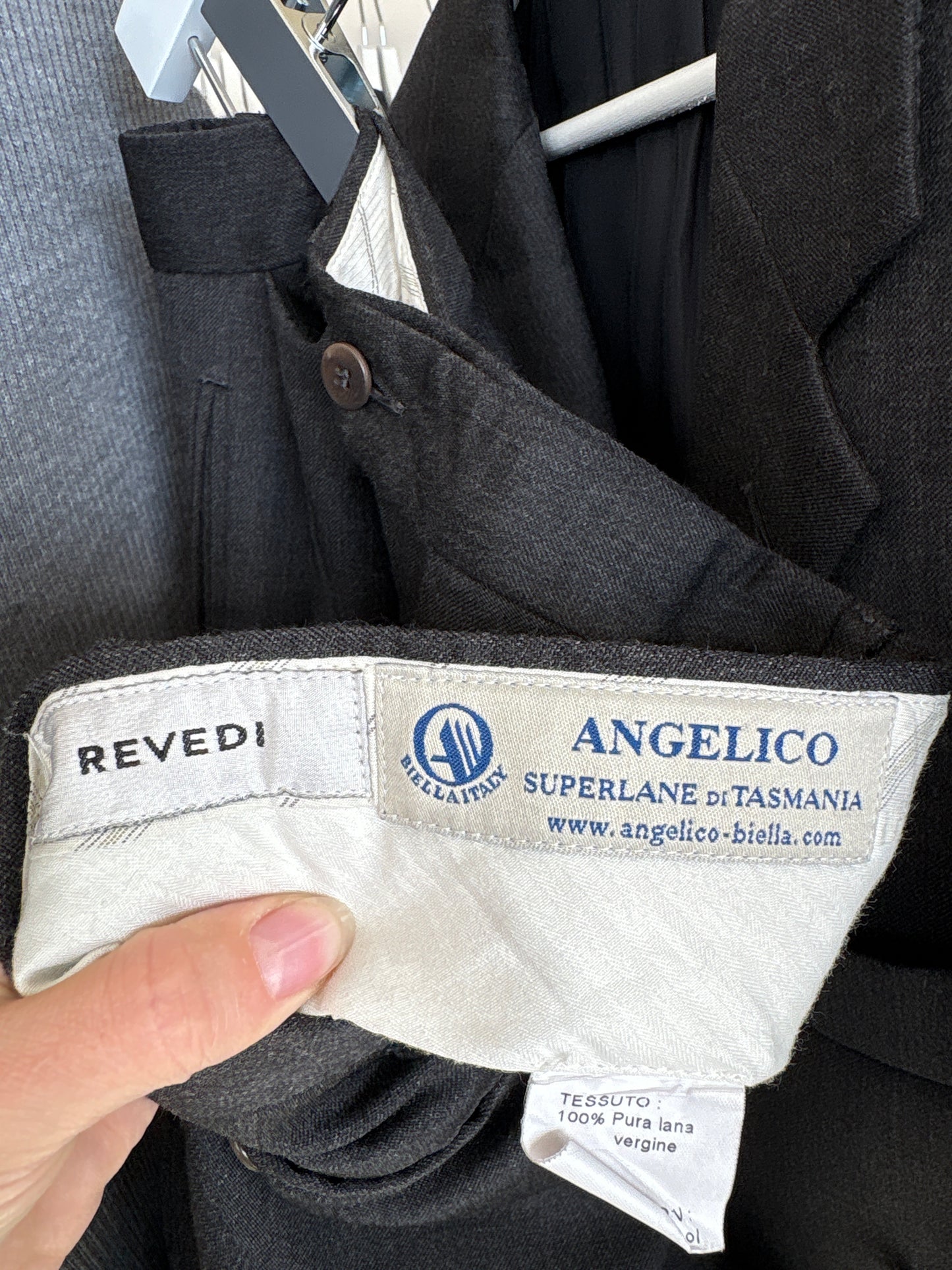 Pantaloni tall in croi actual din lana extrafina tasmaniana cu pense