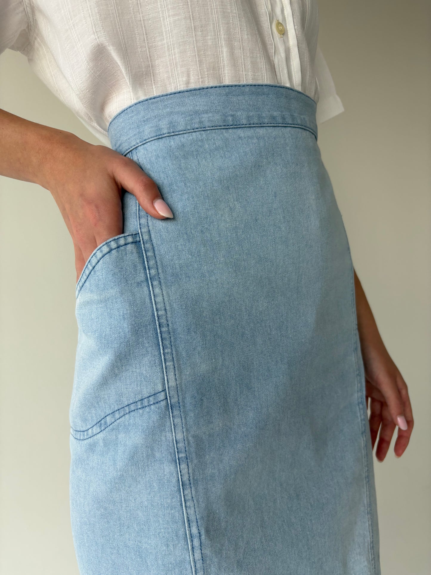 Fustă vintage italienească din Jeans de vară light wash cu buzunare