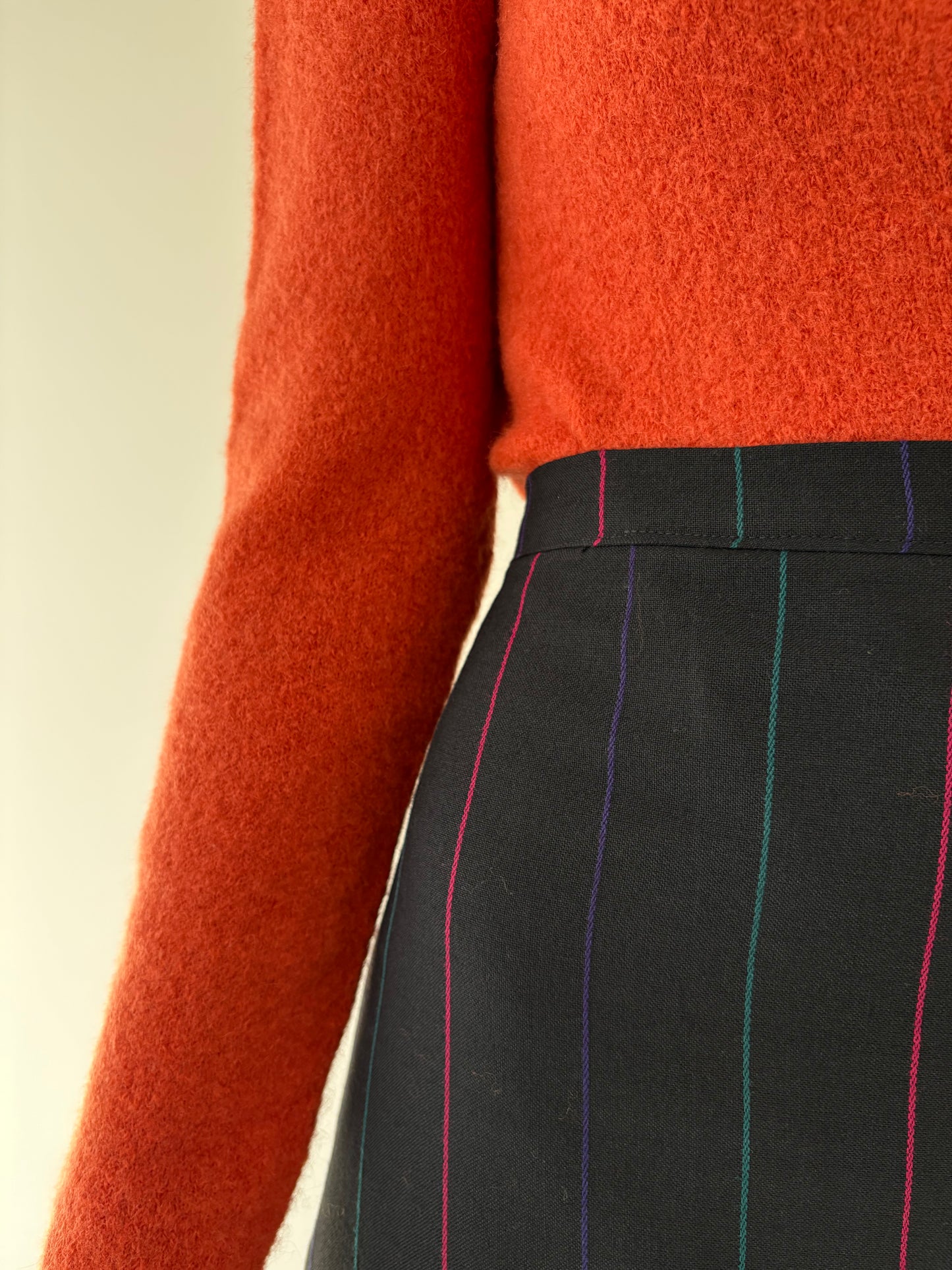 Fustă cu talie ultra înaltă din lana extrafina în culori superbe