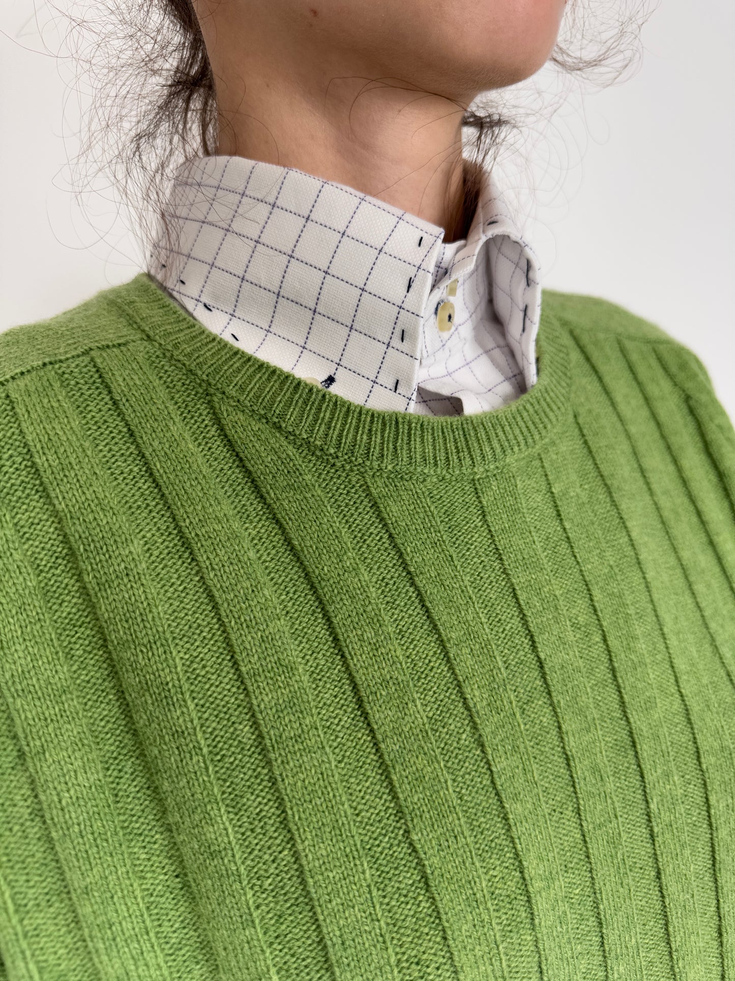 Pulover iatlain avocado green din lana extrafina de gramaj mare