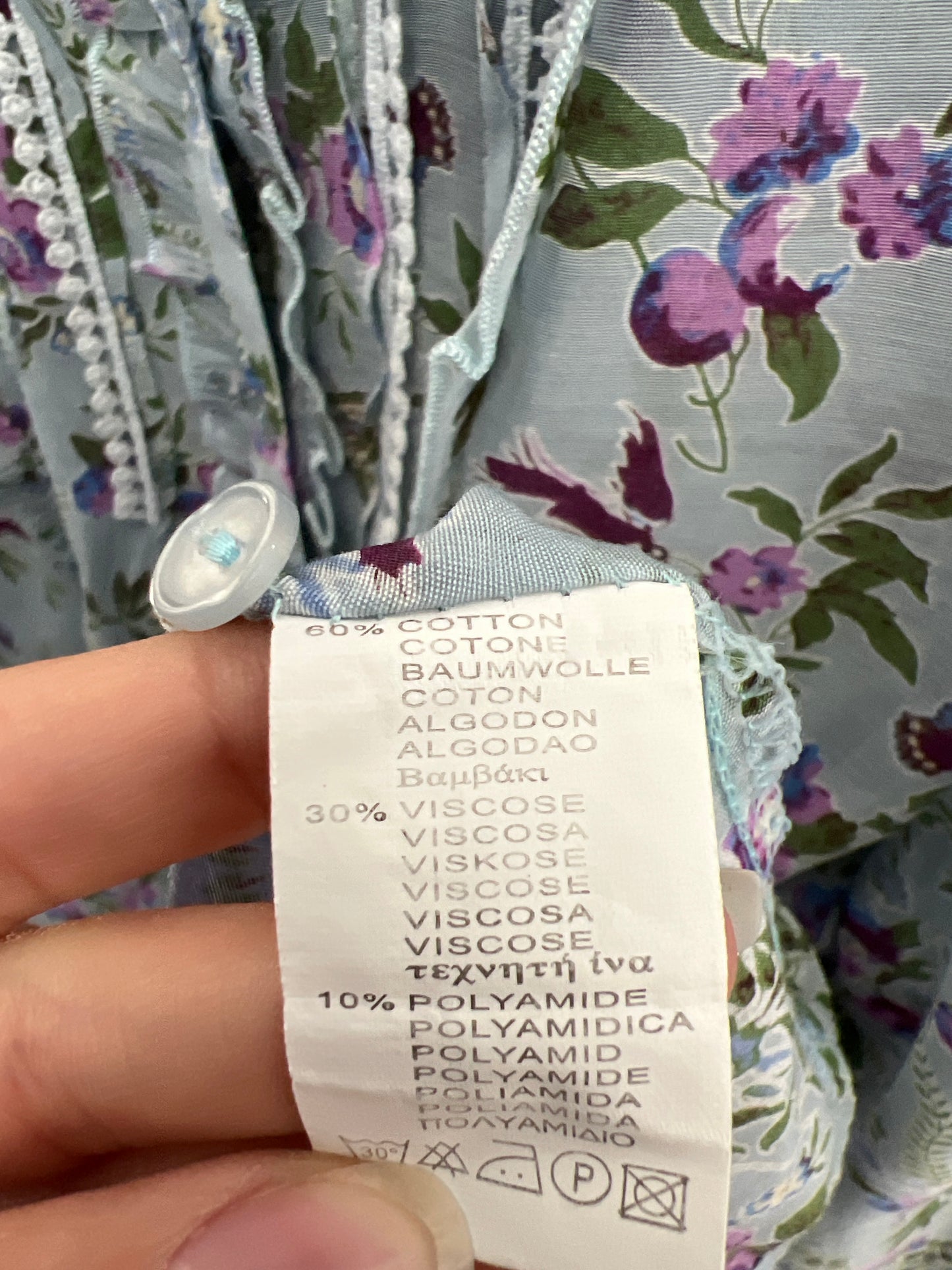 Cămașa baby blue cu print floral delicat în croi lejer