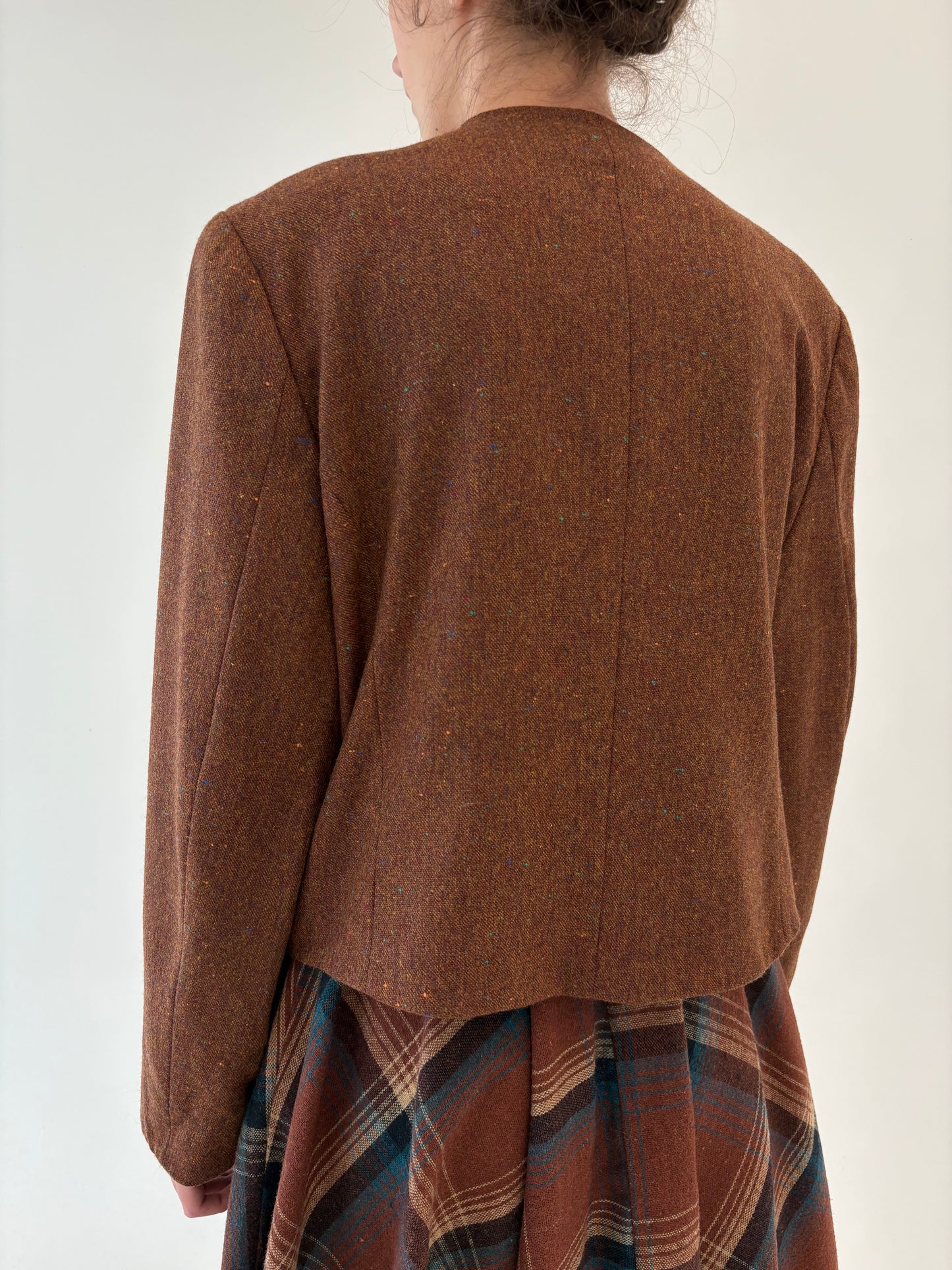 Sacou vintage caramel brown 80% lana cu inserție de brocart nou cu eticheta