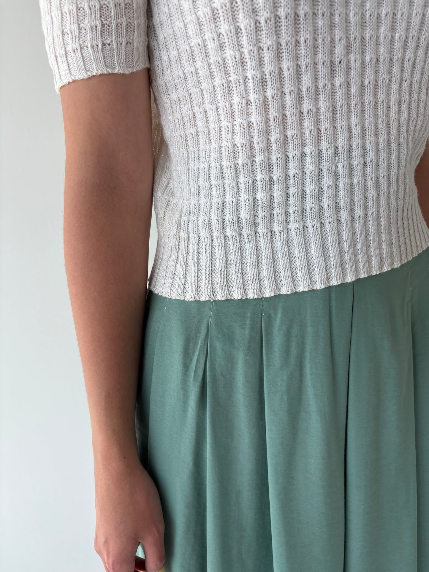 Top vintage din jerse texturat de vară in croi ușor cropped