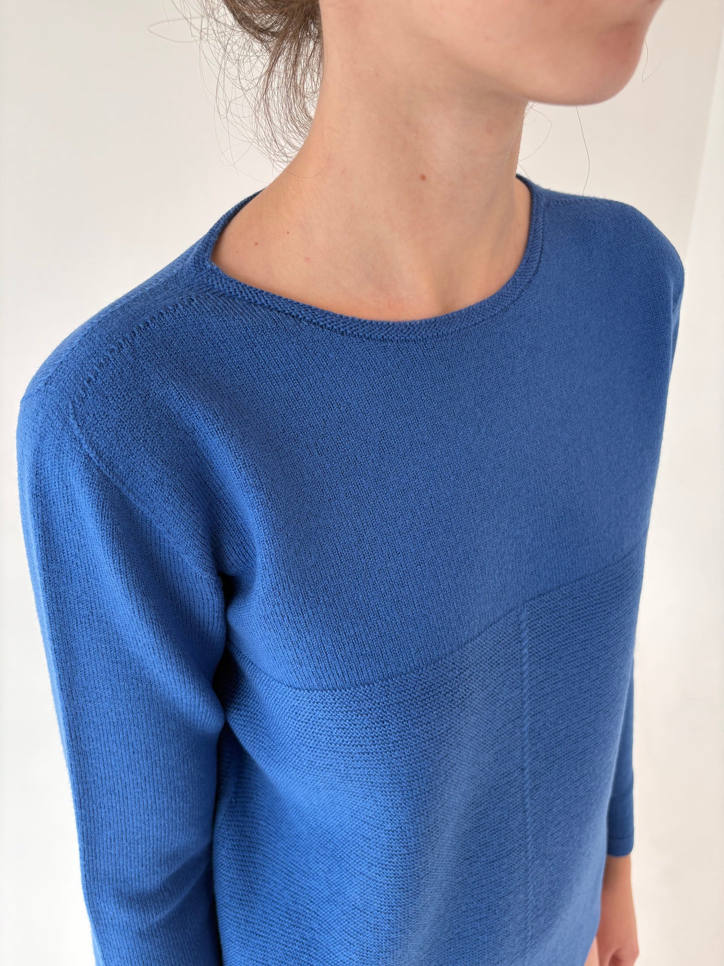 Pulover italian albastru ciel din lana merino extrafina de gramaj mare