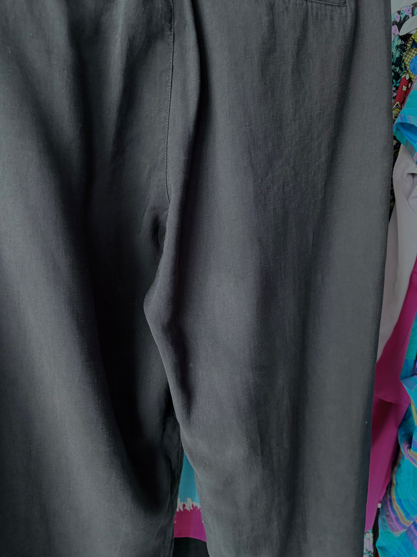 Pantaloni negri din twill de bumbac cu talie ultra înaltă și solduri generoase