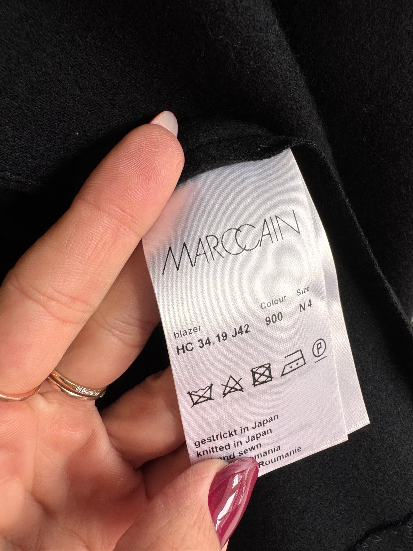 Sacou luxury Marc Cain din lana extrafina cu feronerie aurie