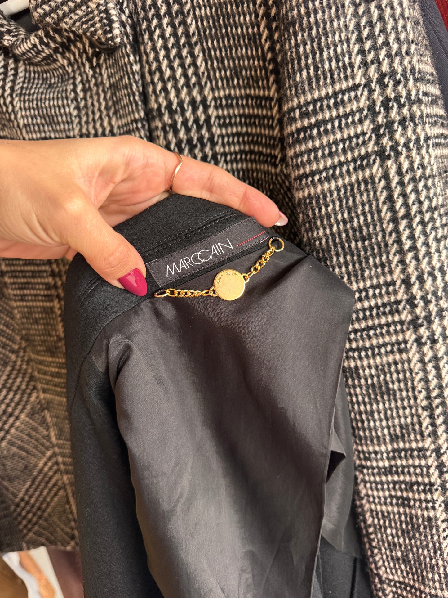 Sacou luxury Marc Cain din lana extrafina cu feronerie aurie