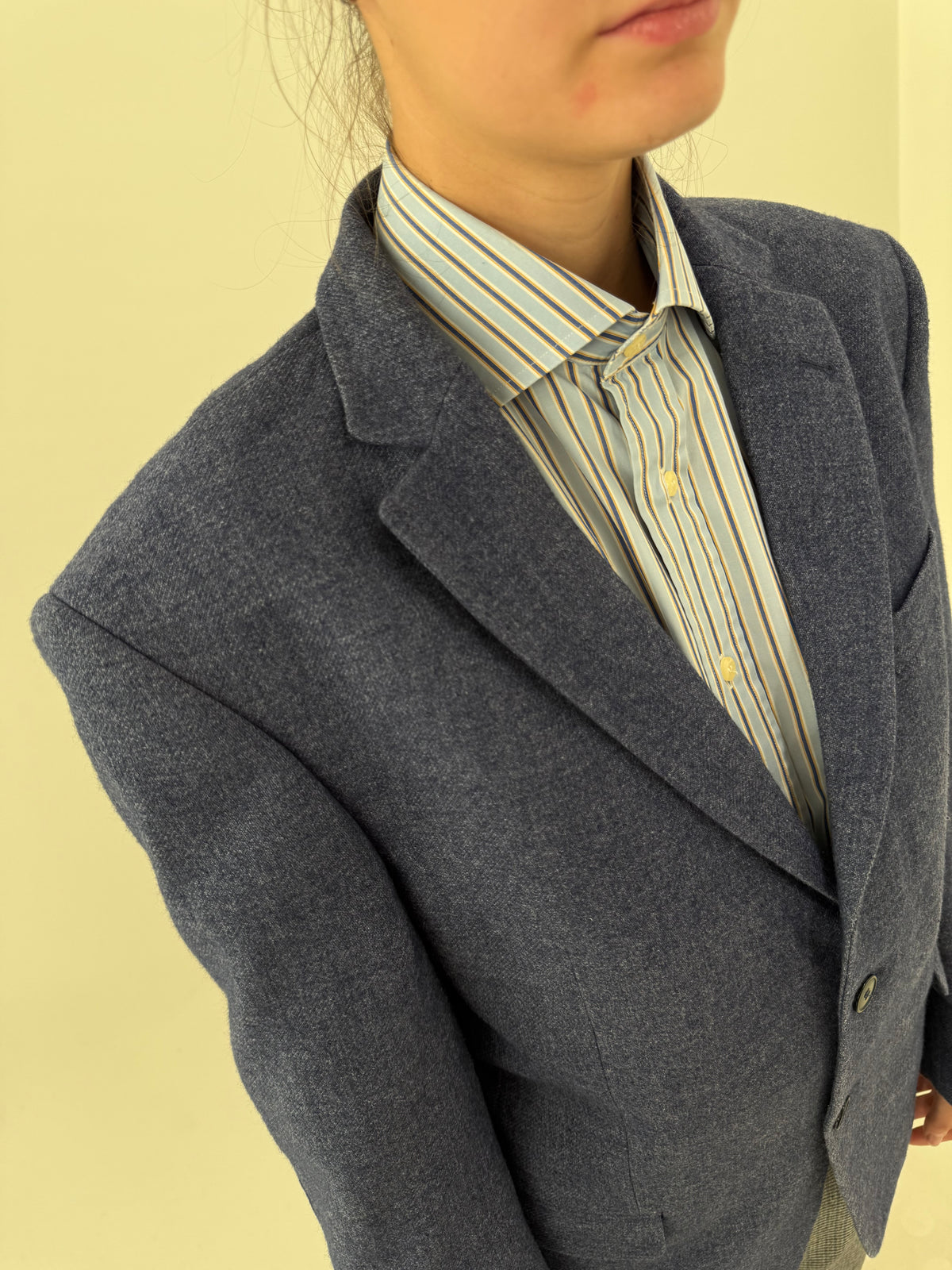 Sacou tall din tweed gros jeans blue de lana ușor structurat în croi actual