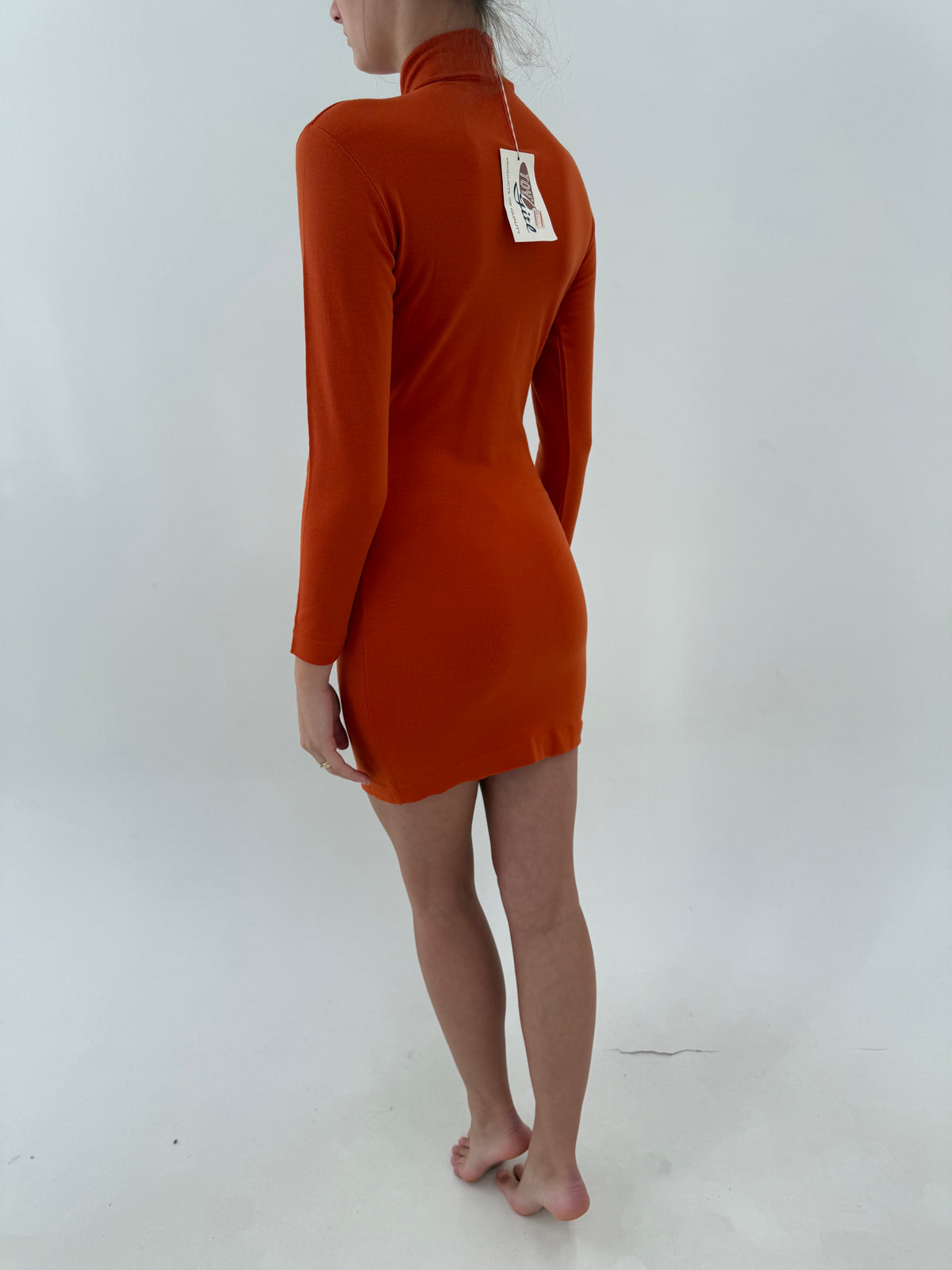 Rochie vintage nouă superbă cu etichetă din mix de lana extrafina în croi retro modern