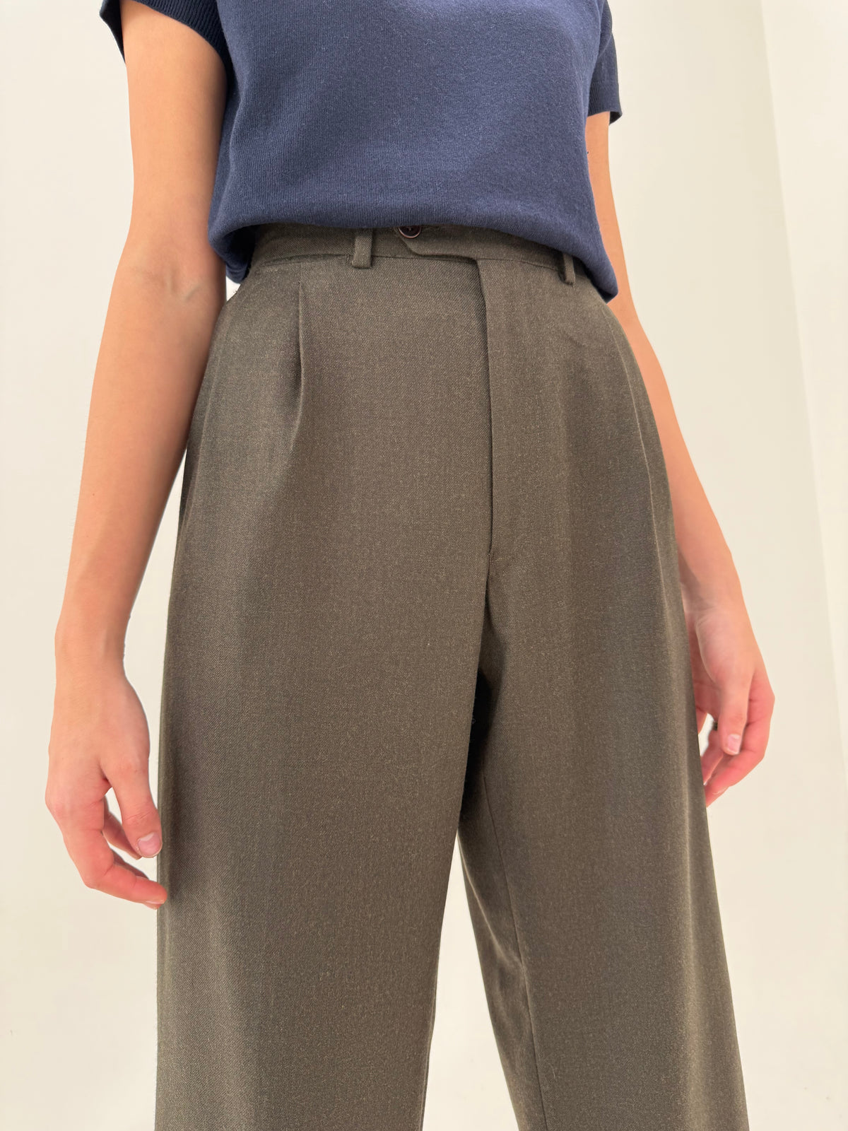 Pantaloni cu pense dark kaki italienești 80% lana extrafina și 20% cașmir
