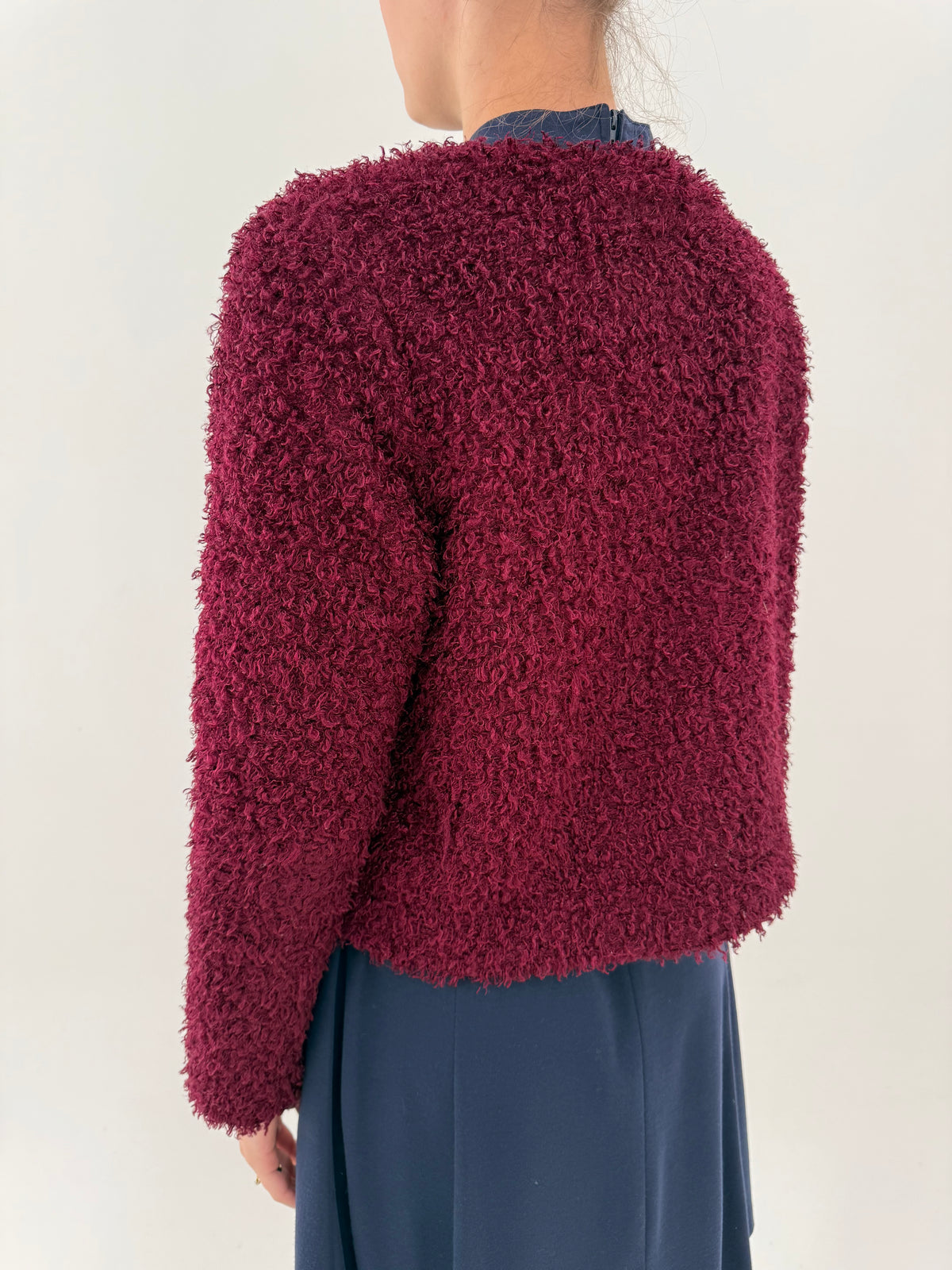 Jacheta tip cardigan Madeleine plum purple superb din tricot cu aspect de blăniță