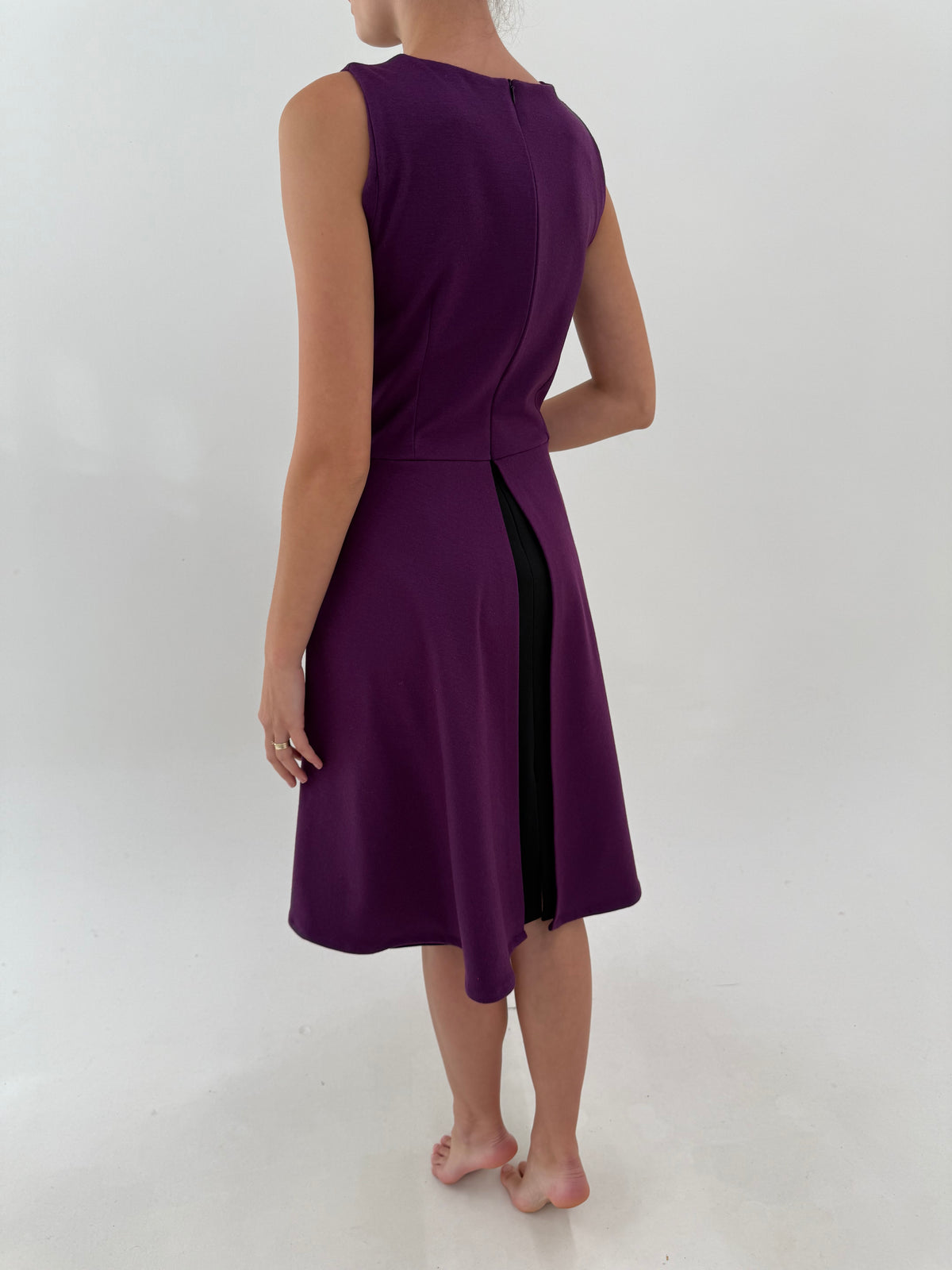 Rochie orchid purple din boiled wool in croi modernist de ani 50 superbă