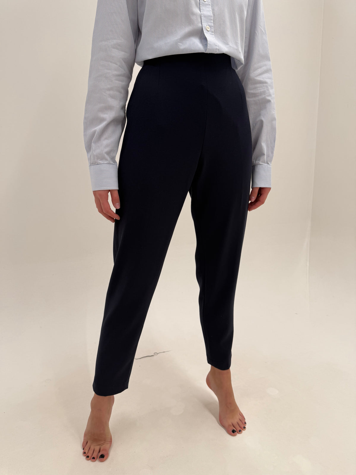 Pantaloni Max Mara țigaretă Navy blue din lana extrafina ultra confort cu solduri generoase