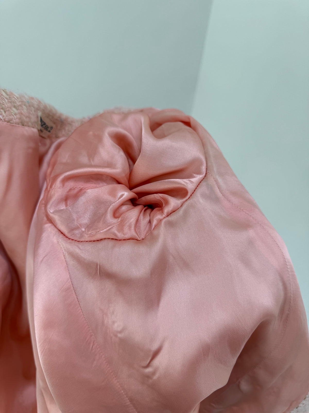 Sacou roz pudrat în stil Chanel din tweed excepțional de lana plin powder Pink