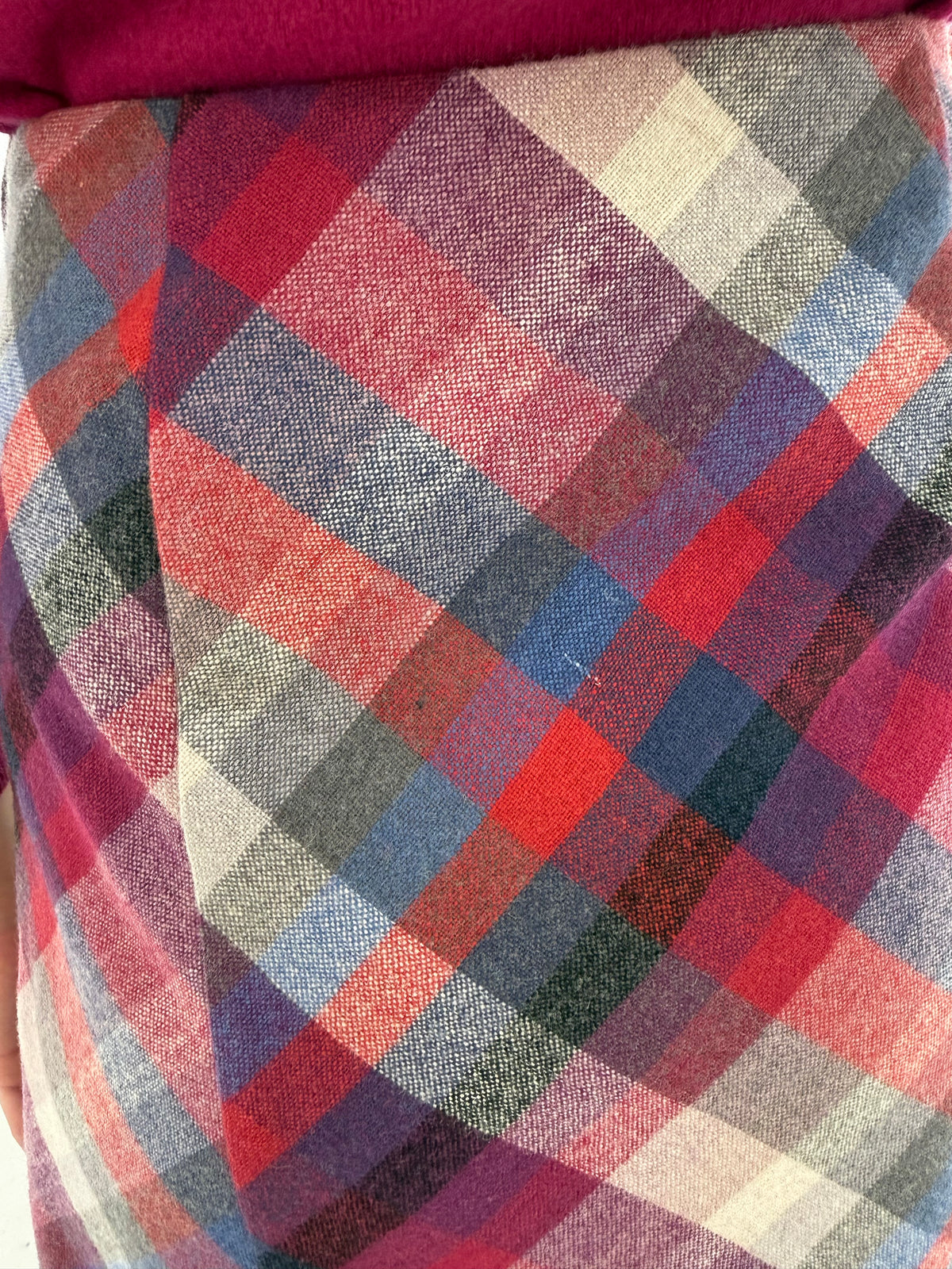 Fustă mini din tweed în carouri de lana extrafina