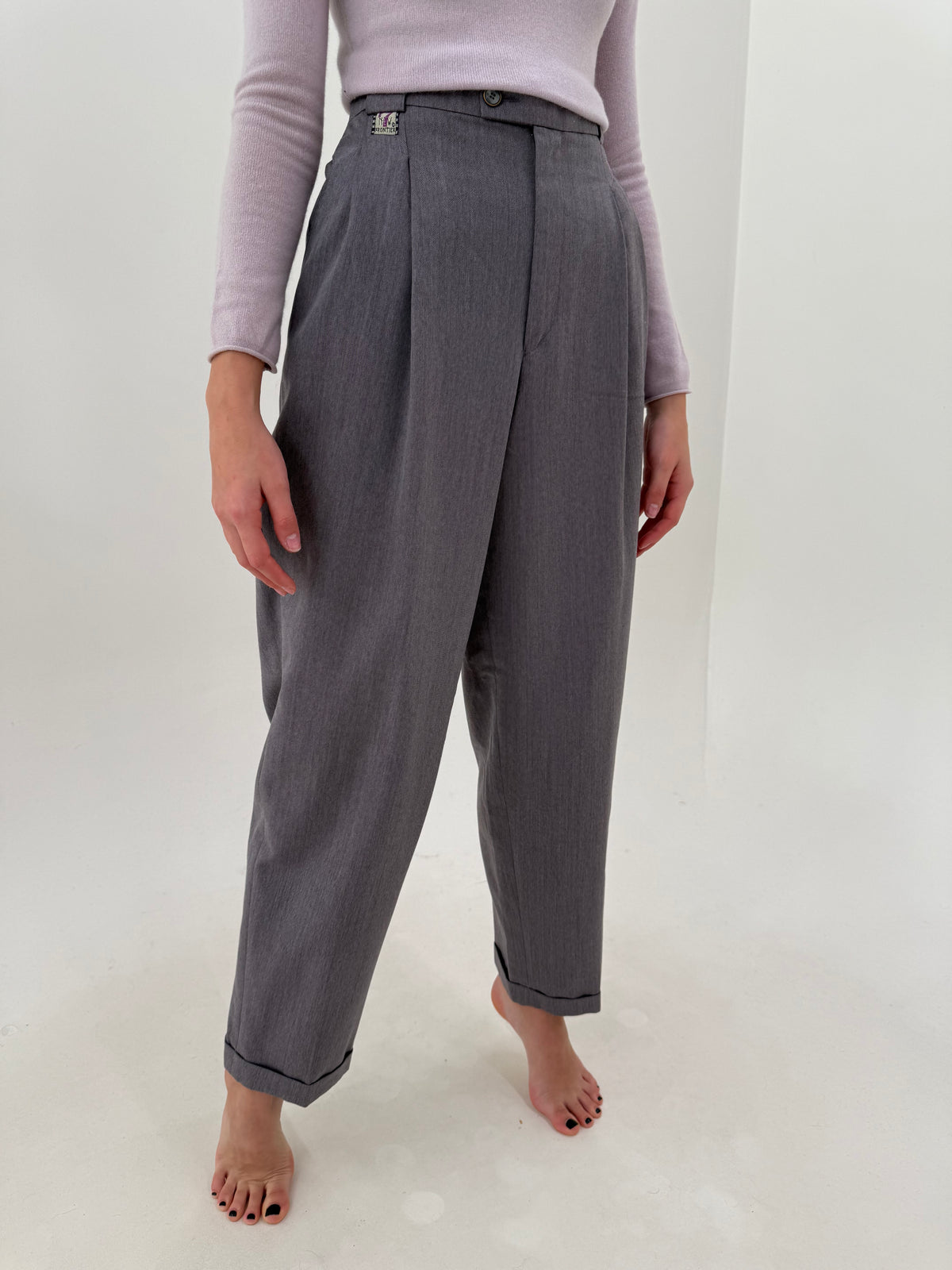 Pantaloni tall cu pense adânci lavender gray și talie extrem de înaltă din lana extrafina baloon