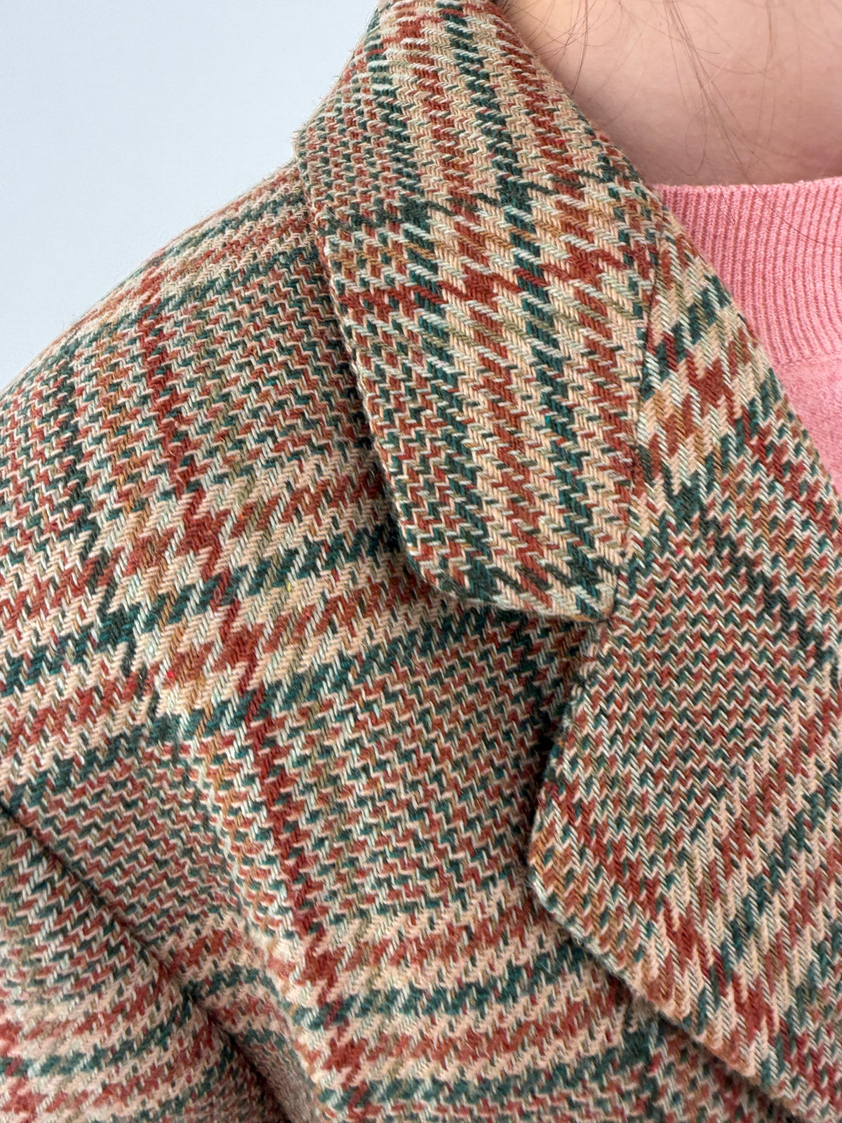 Sacou din tweed camel în carouri și culori superbe din lana extrafina