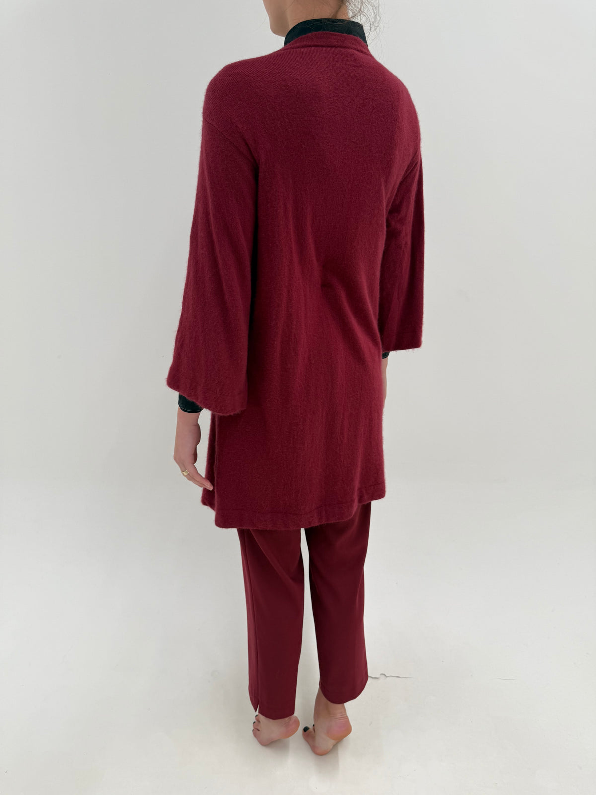 Cardigan lung burgundy din lana extrafina și Angora cu talie reglabilă și cordon