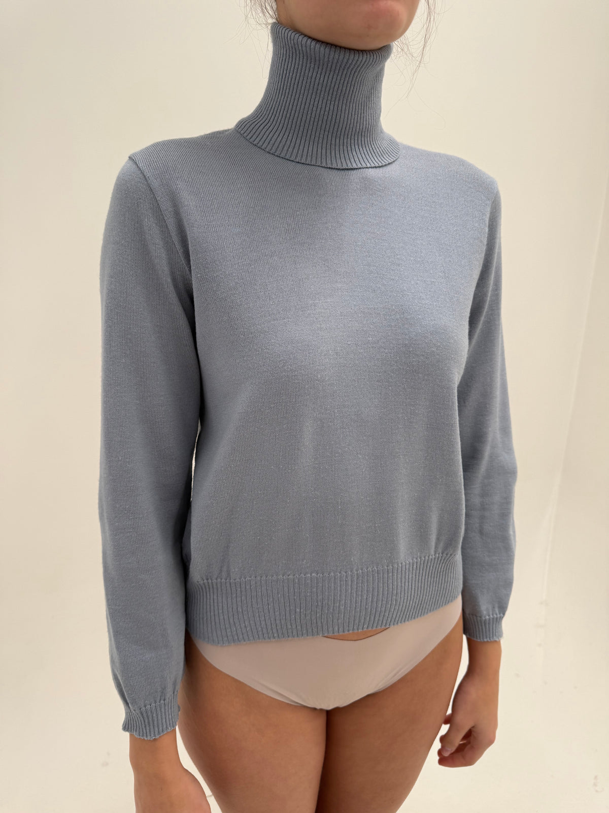 Maleta baby blue dusty din lana extrafina