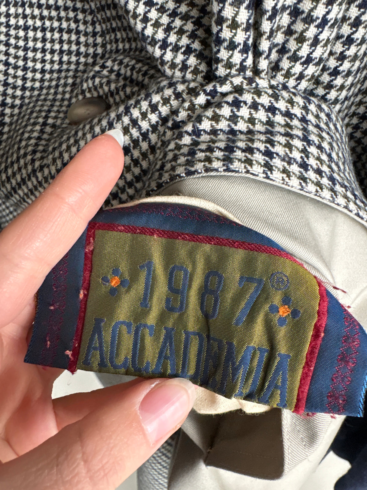 Pardesiu vintage cu 2 fete din lana și gabardină în carouri fine cu talie reglabilă marcată