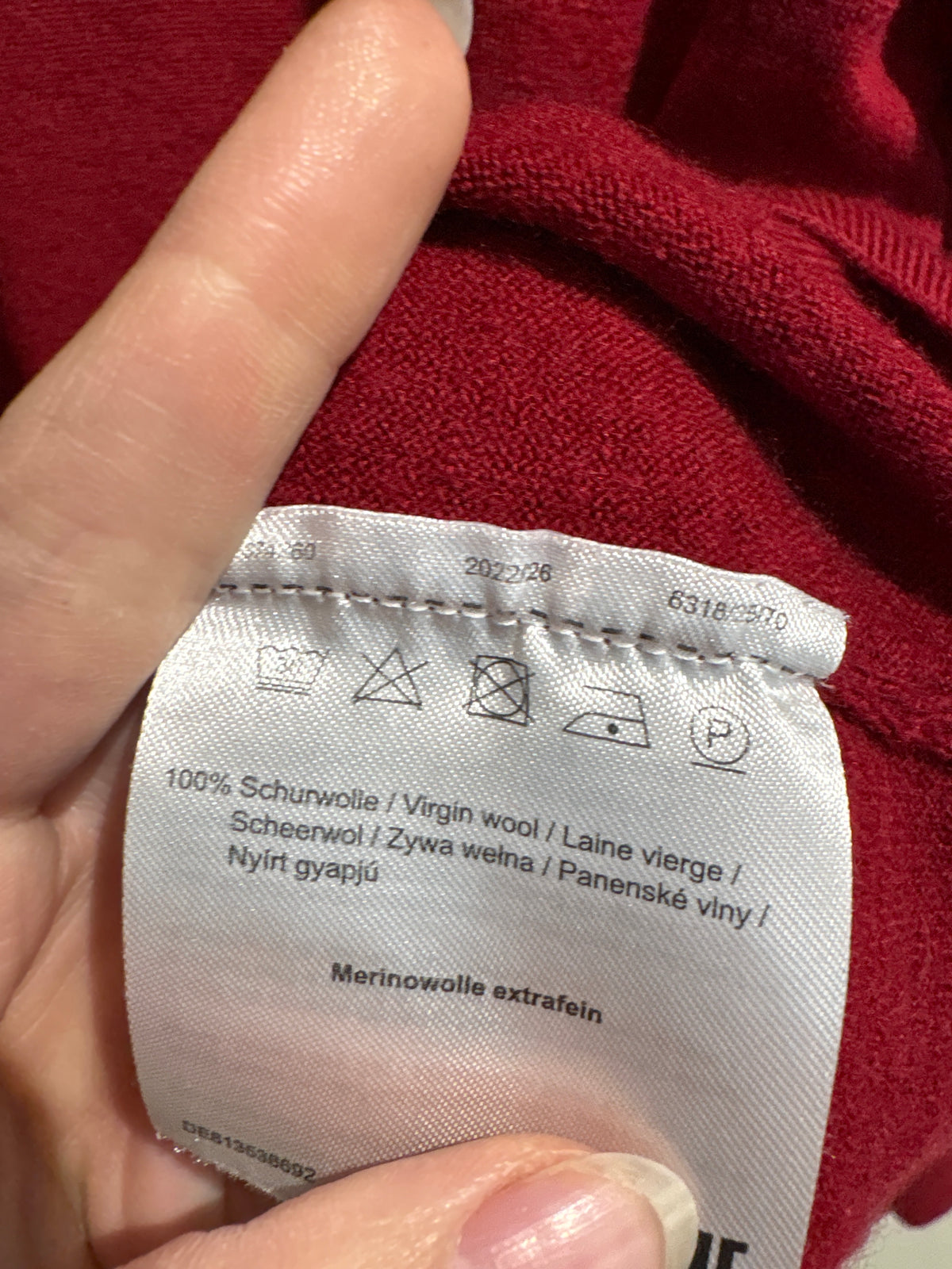 Maleta dark cherry red din lana virgină extrafina