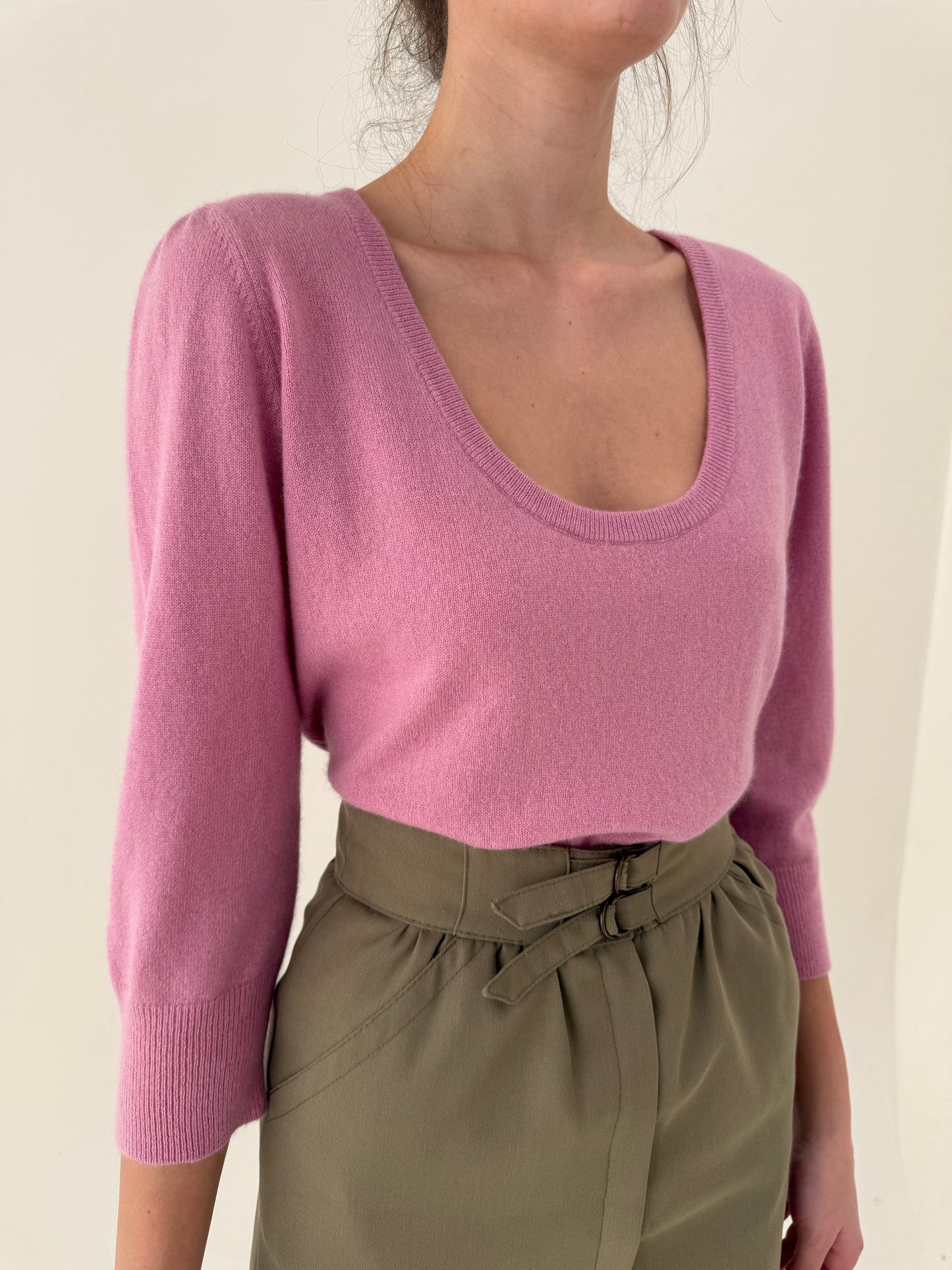 Puloveras din cașmir cu manșete ultra înalte powder Pink și mânecă 3/4