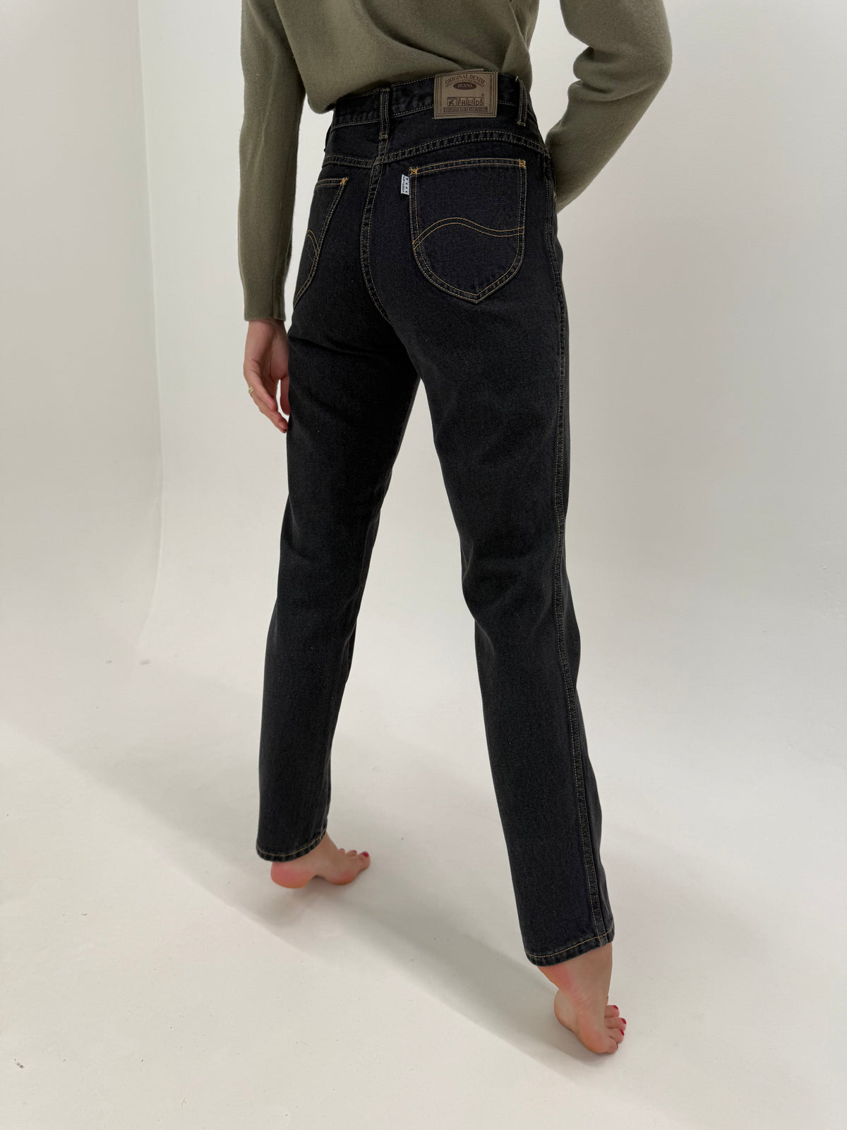 Jeans vintage negri premium tall din bumbac gros structurat în croi revenit în trend