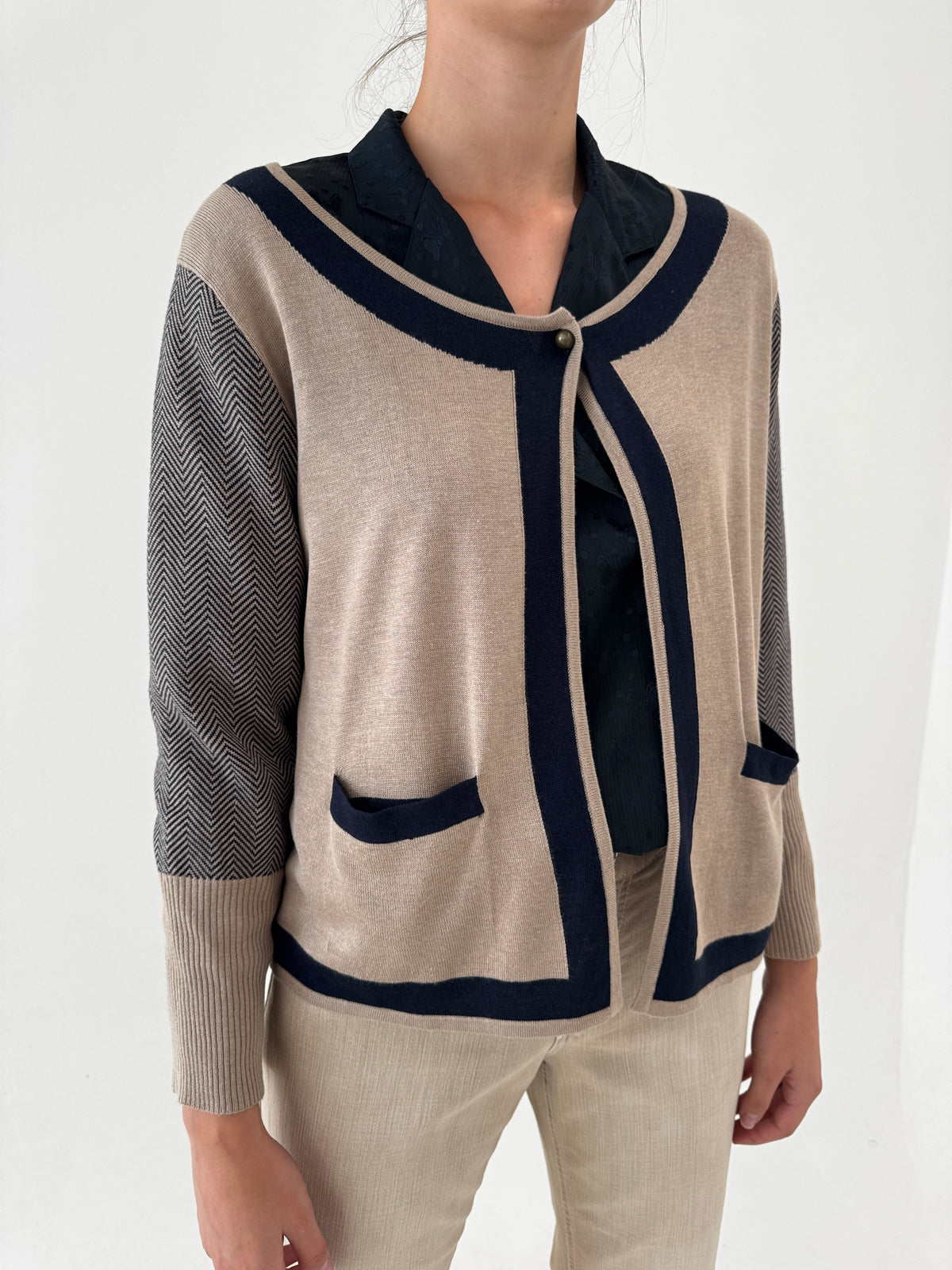 Cardigan Max Mara din lana extrafina și mătase naturală camel și Navy blue